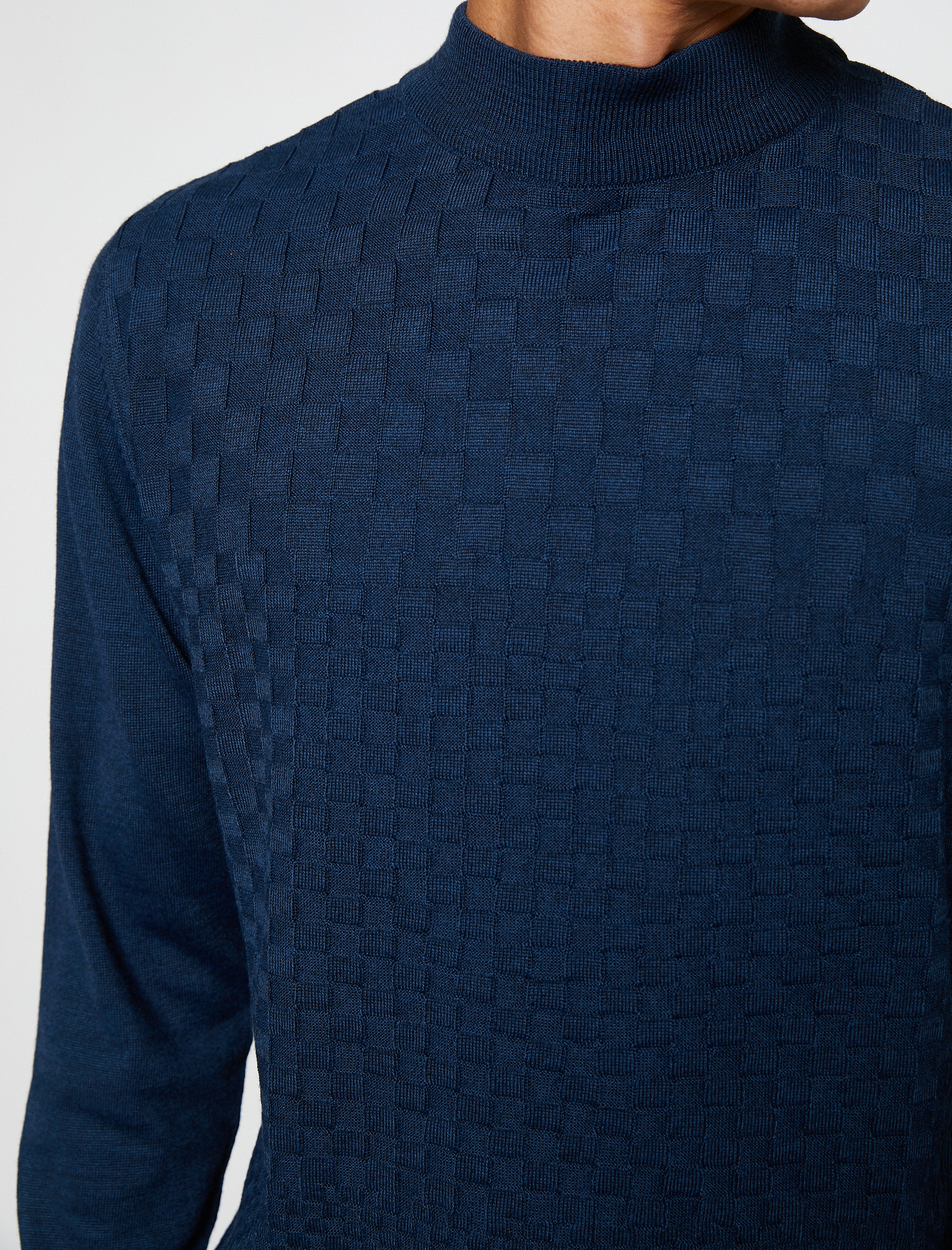   Basic Triko Kazak Yarım Balıkçı Yaka Uzun Kollu Geometrik Desenli