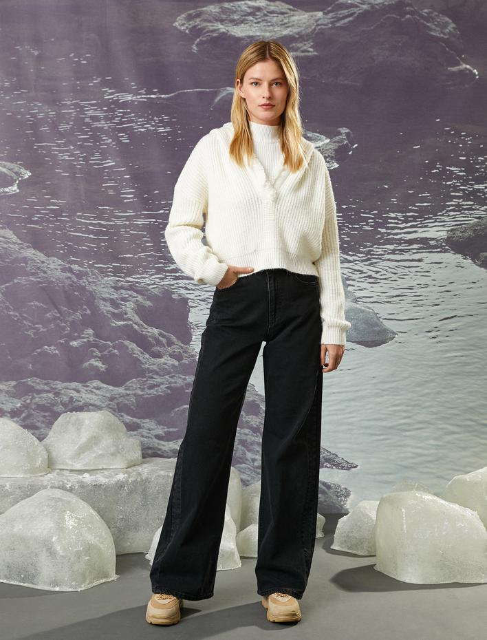  Koton X Şahika Ercümen - Kapüşonlu Oversize Örgü Kazak