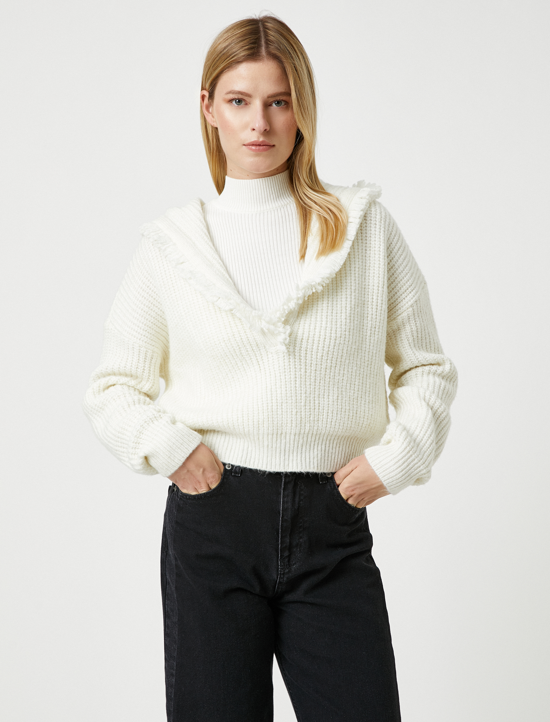   Koton X Şahika Ercümen - Kapüşonlu Oversize Örgü Kazak