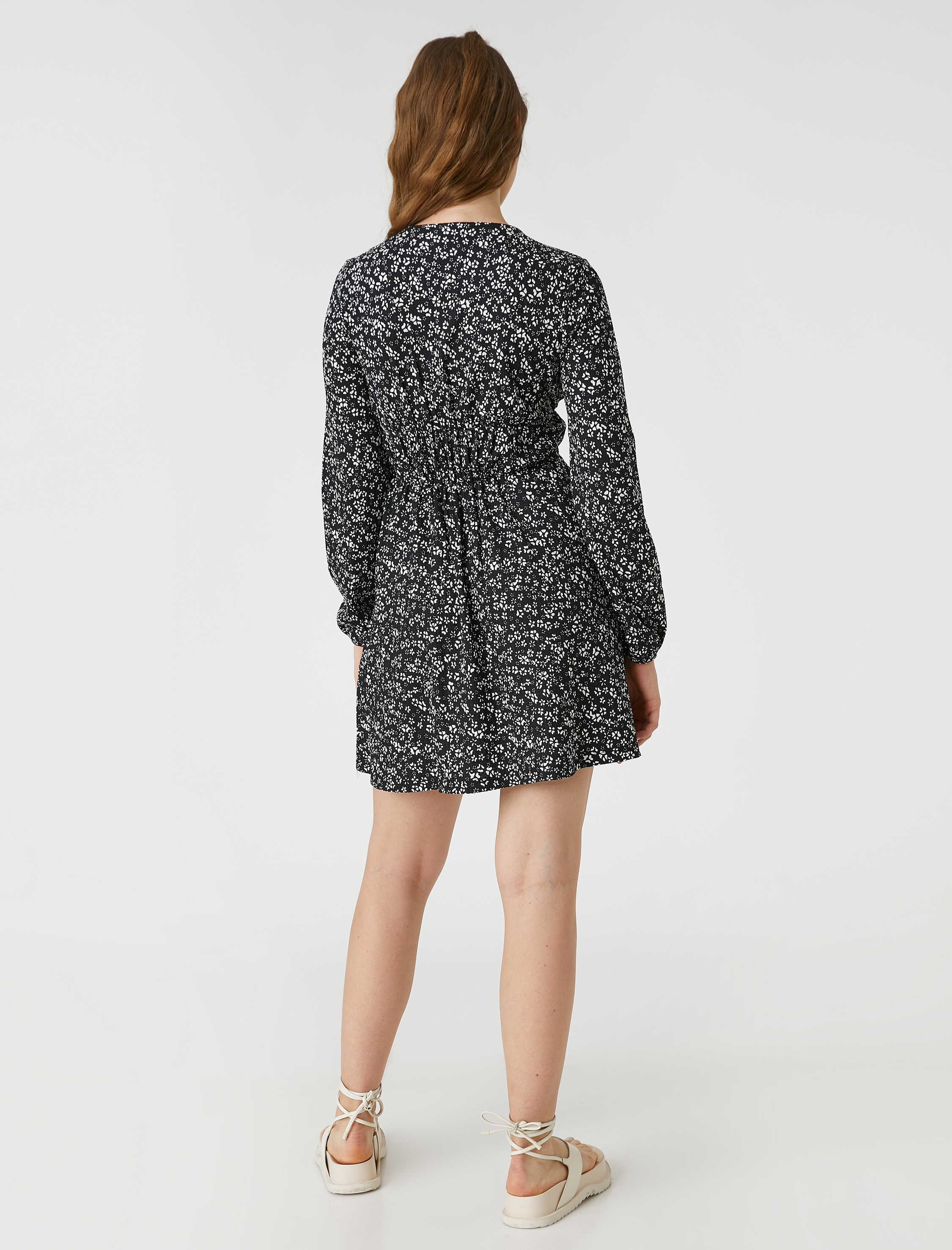   Çiçekli Mini Elbise Uzun Kollu V Yaka