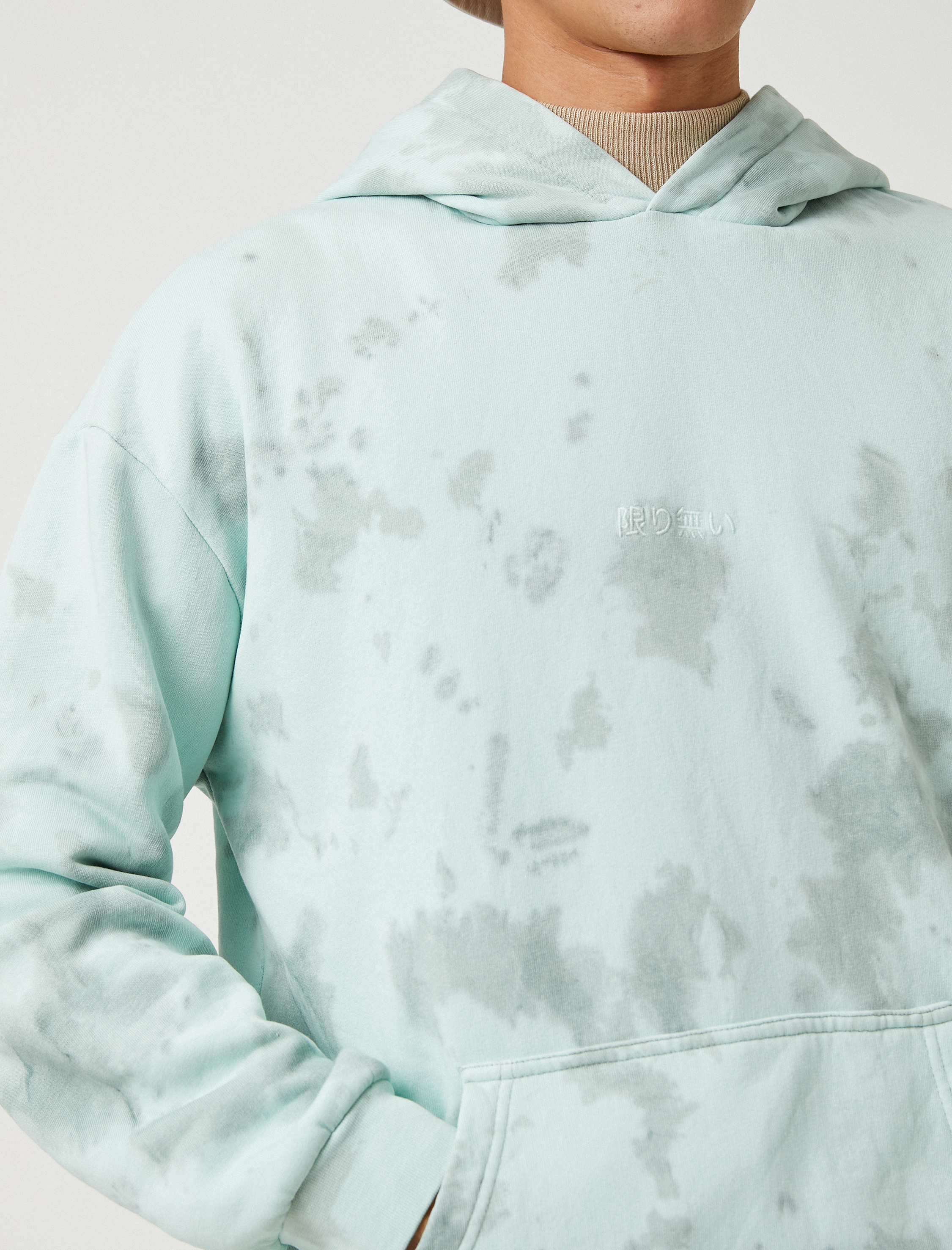   Kapşonlu Oversize Sweatshirt Şardonlu Uzakdoğu İşlemeli Soyut Desenli Cepli