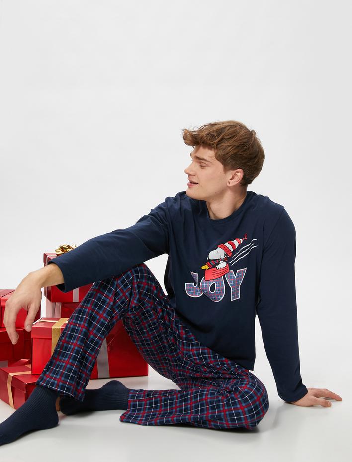  Snoopy Yılbaşı Temalı Kışlık Pijama Takımı Lisanslı Baskılı Kareli