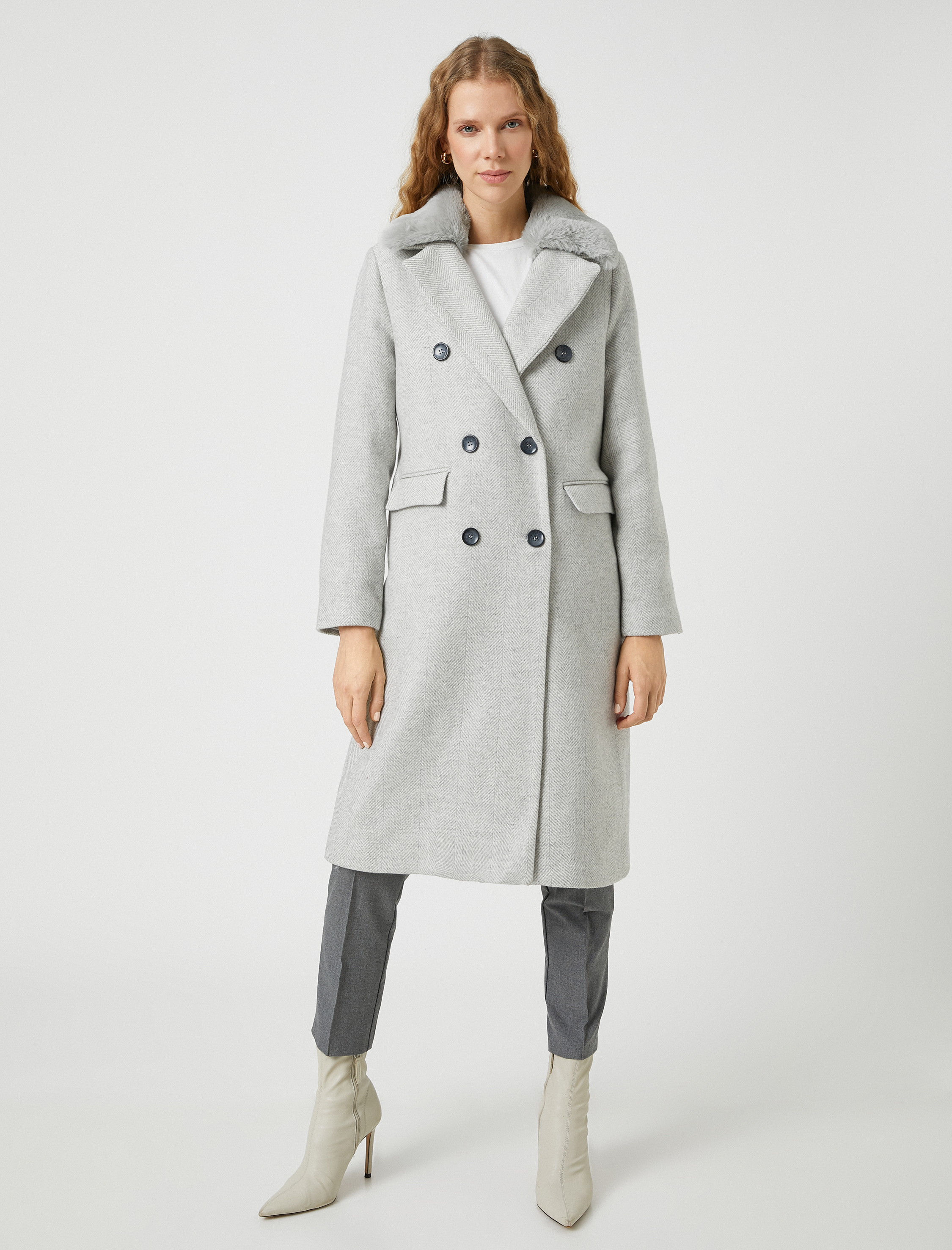   Oversize Kruvaze Kaşe Kaban Yakası Çıkarılabilir Peluş Detaylı Cepli