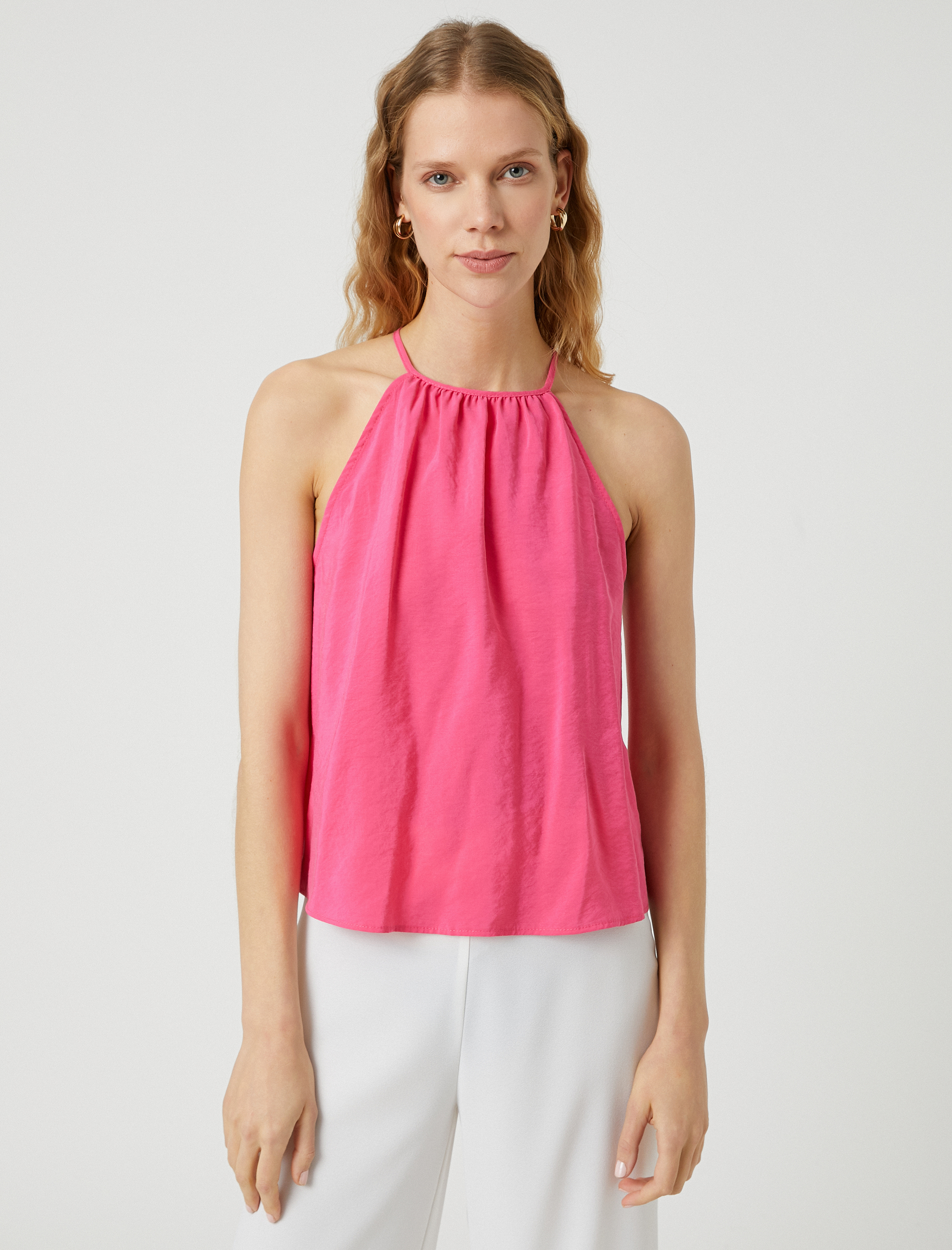   Halter Yaka Atlet Bağlama Detaylı