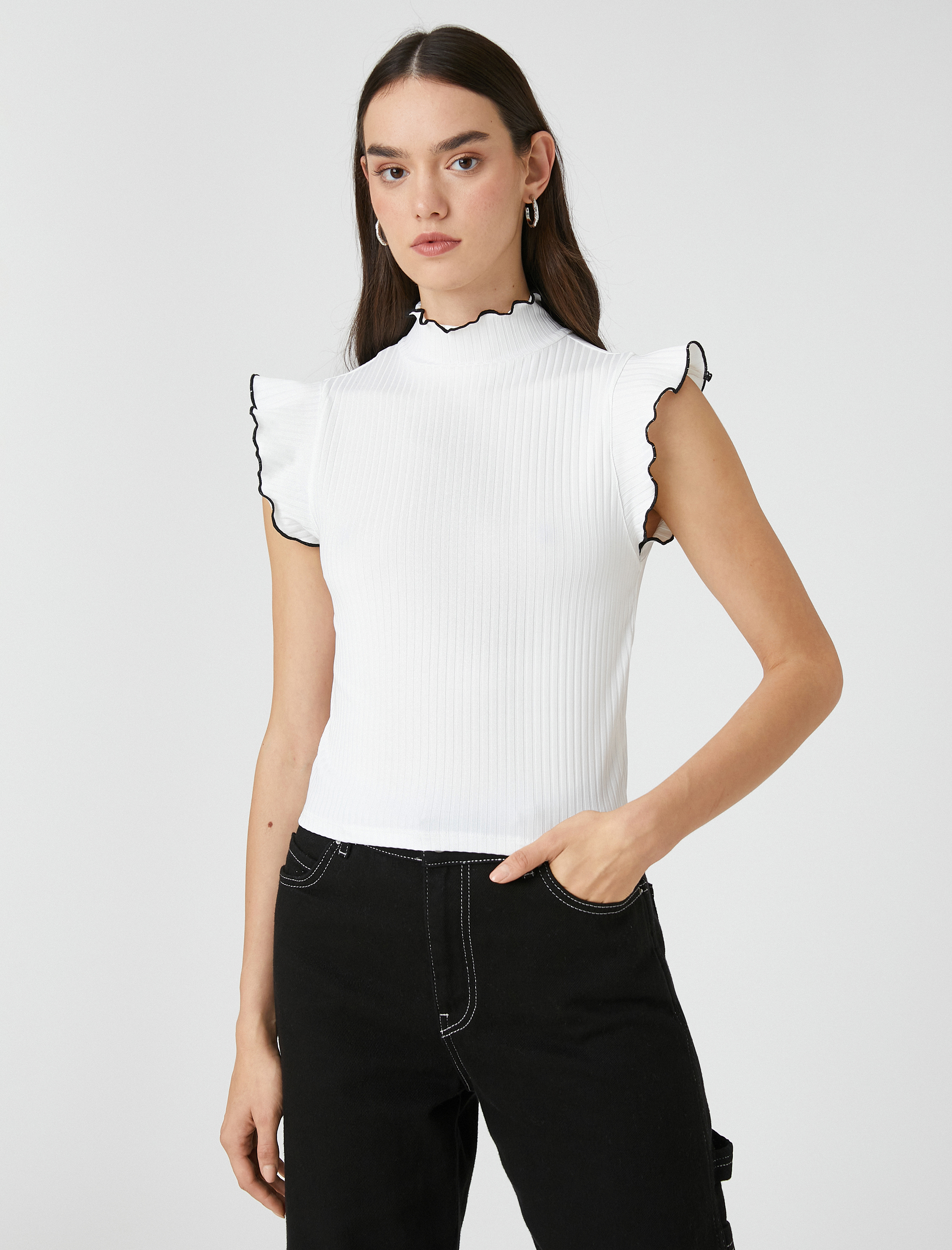   Volanlı Ribanalı Tişört Dik Yaka Kısa Kollu