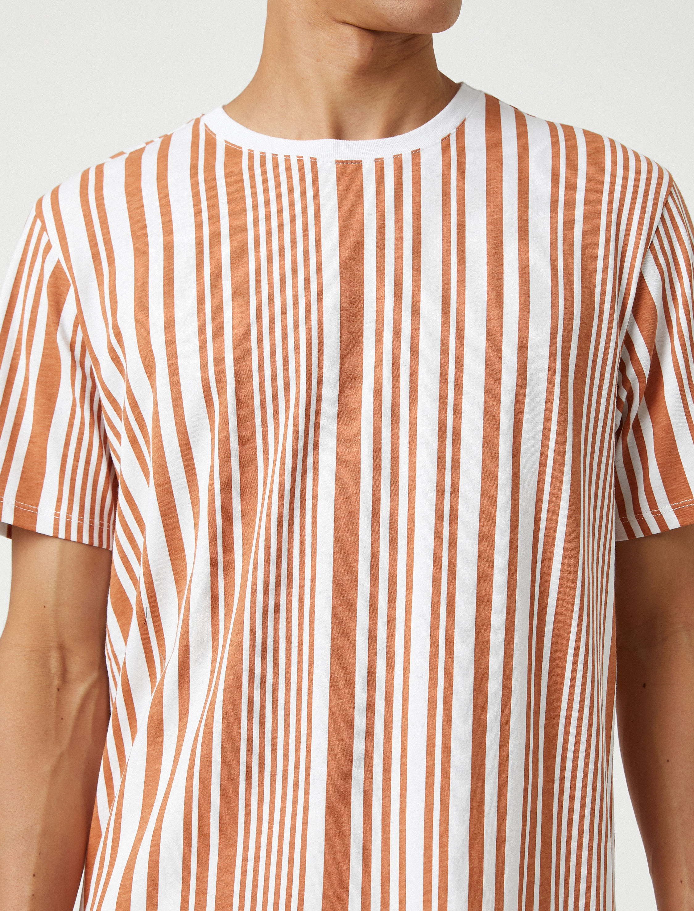   Basic Tişört Bisiklet Yaka Kısa Kollu