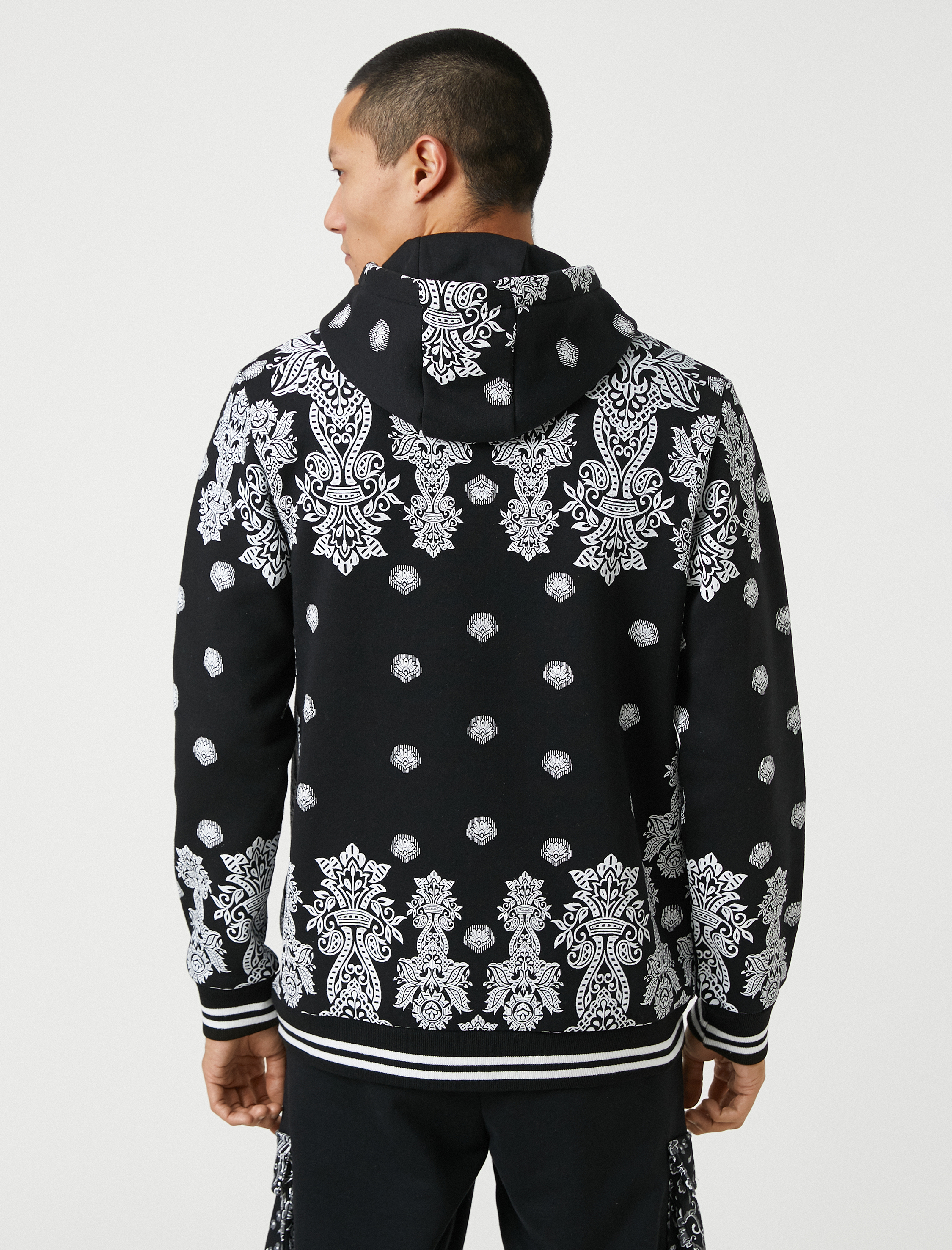   Kapşonlu Kolej Sweatshirt Şal Desenli