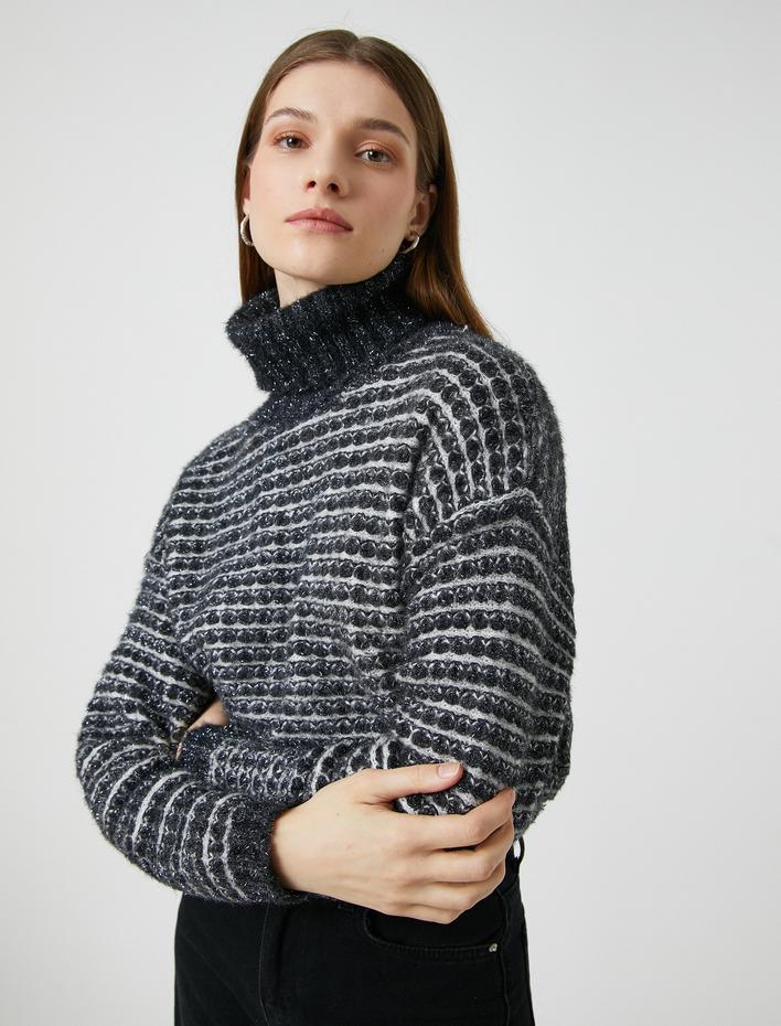  Koton X Şahika Ercümen - Jakarlı Balıkçı Yaka Kazak