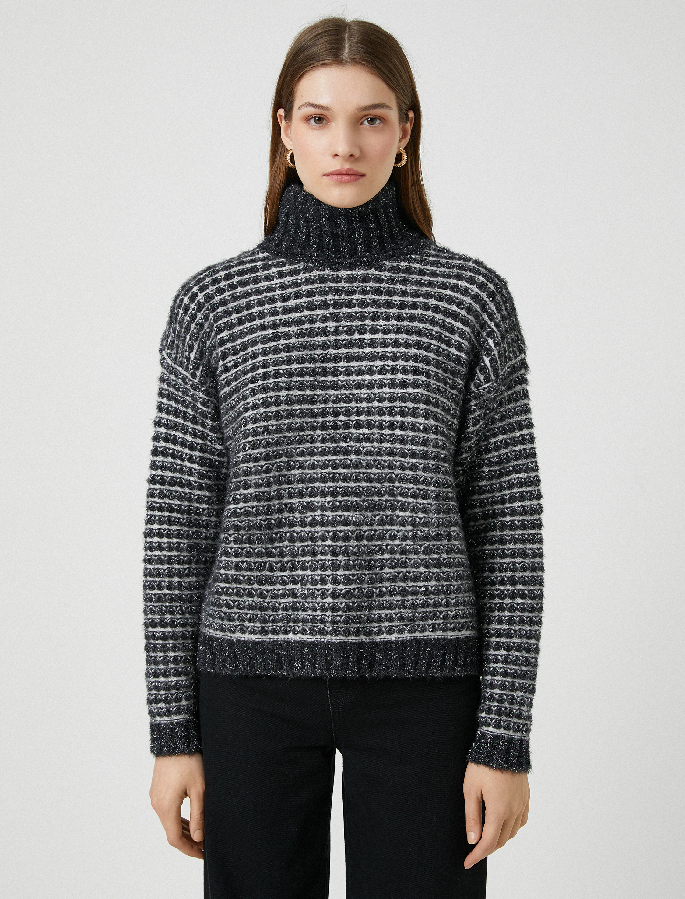   Koton X Şahika Ercümen - Jakarlı Balıkçı Yaka Kazak