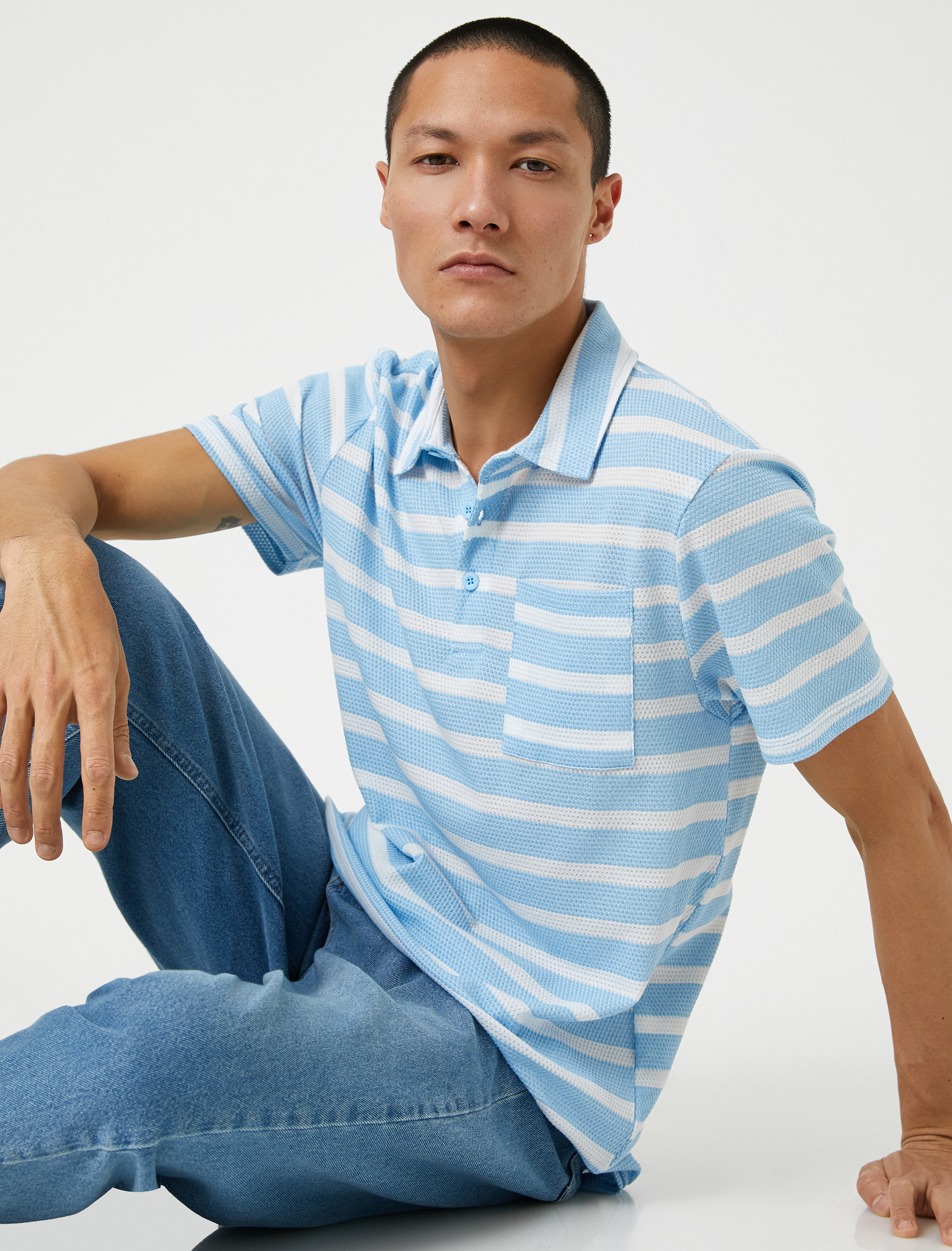Koton Basic Tişört Polo Yaka Düğmeli Cep Detaylı. 1