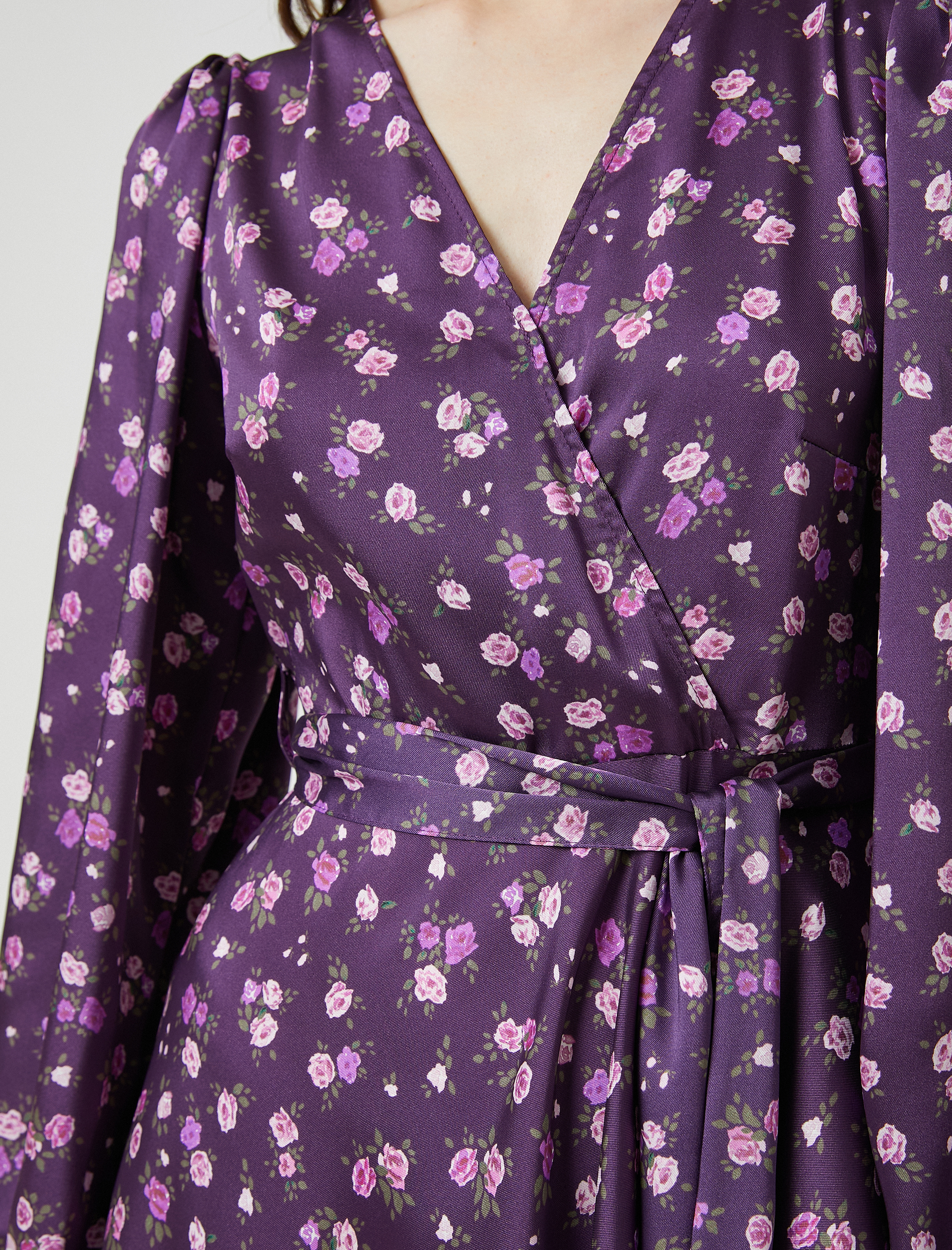   Saten Midi Boy Elbise Kuşaklı V Yaka