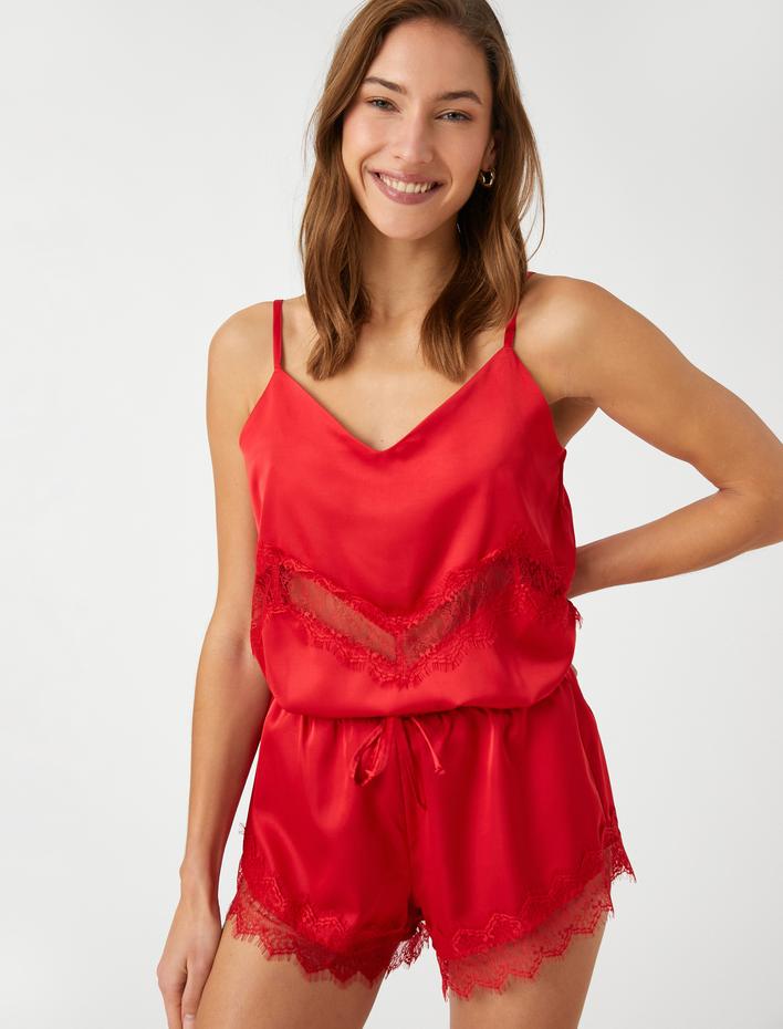  Saten Pijama Üstü İnce Askılı Dantel Detaylı