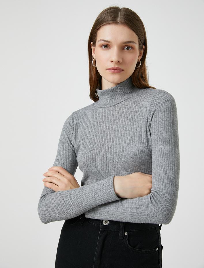  Koton X Şahika Ercümen - Ribanalı Balıkçı Yaka Basic Tişört