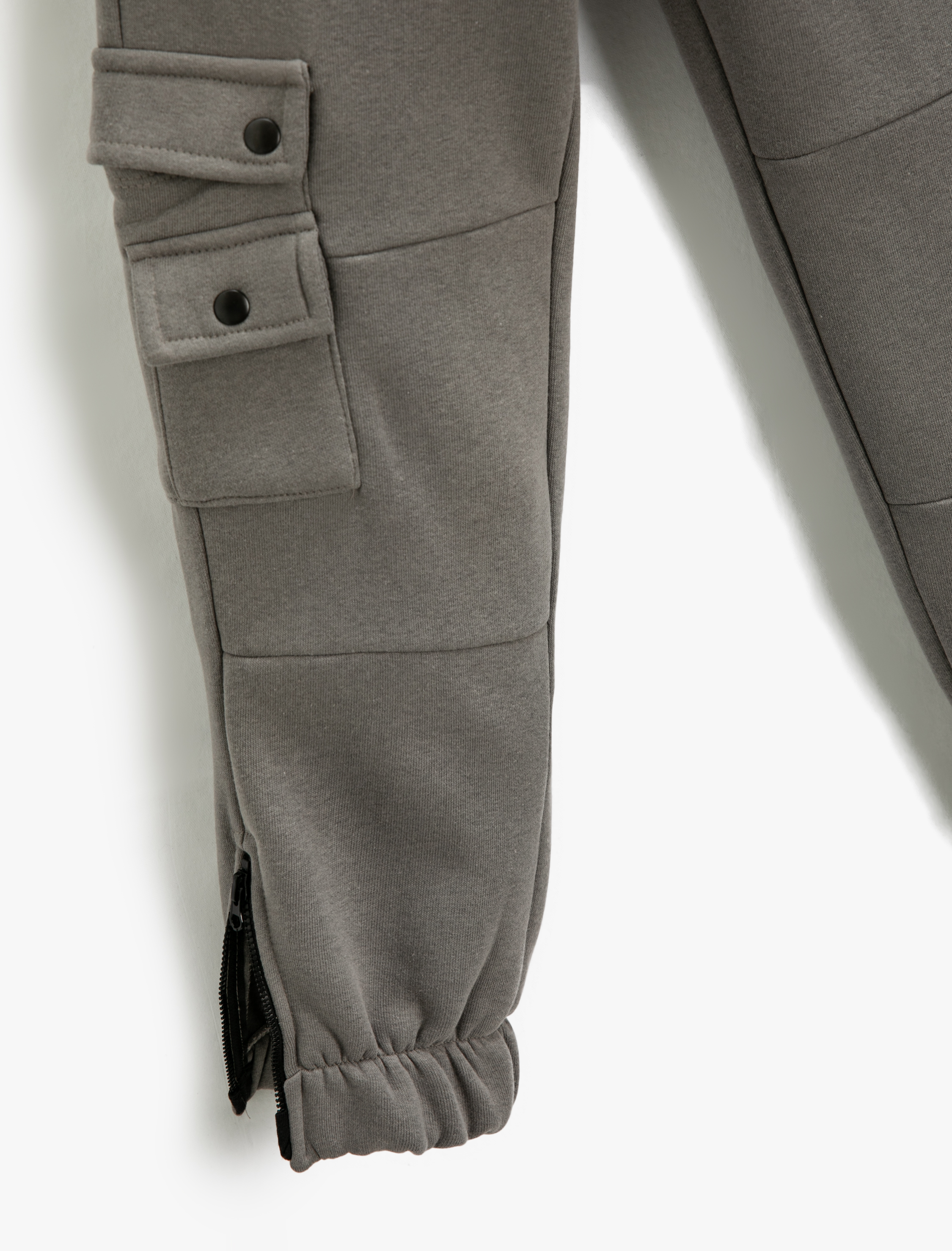  Erkek Çocuk Jogger Eşofman Altı Kalın Kapaklı Cep Detaylı Paçaları Fermuarlı