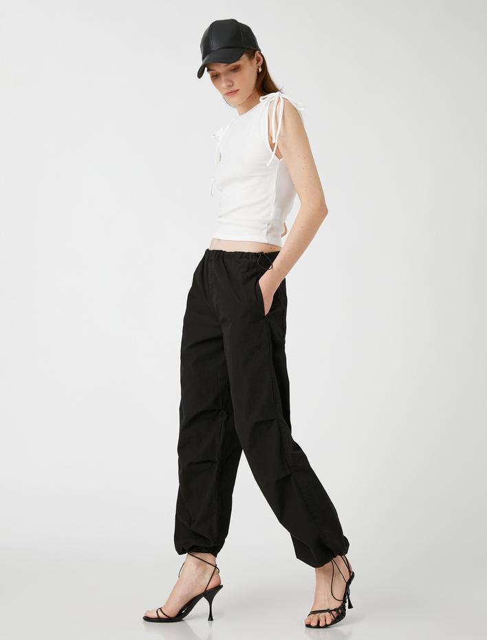  Crop Tişört Kolsuz Omzu Büzgü Detaylı