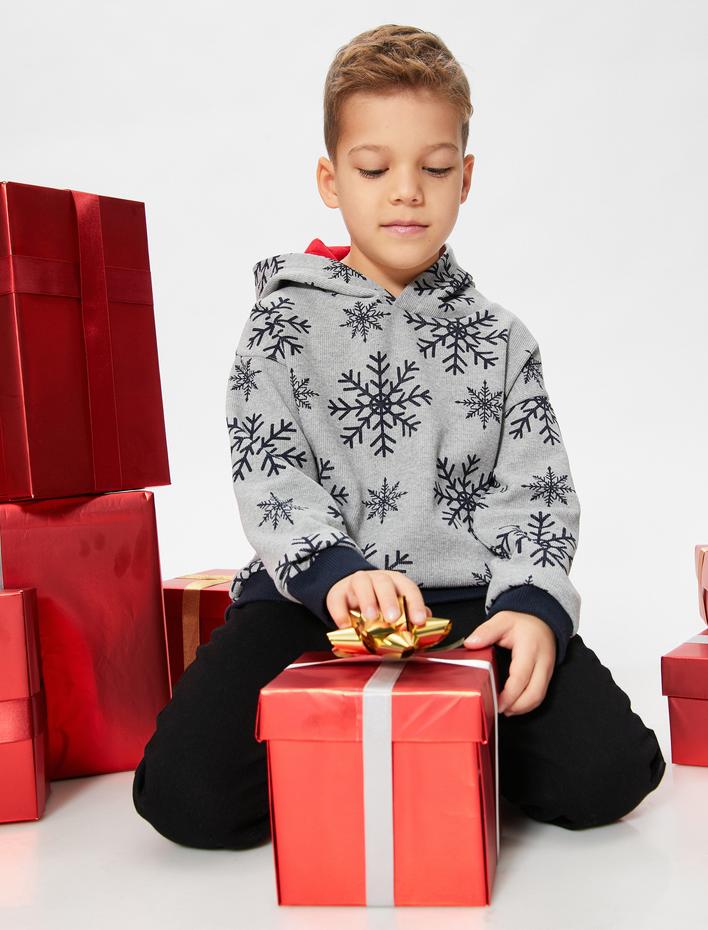 Erkek Çocuk Kapüşonlu Sweatshirt  Yılbaşı Temalı Kar Tanesi Baskılı