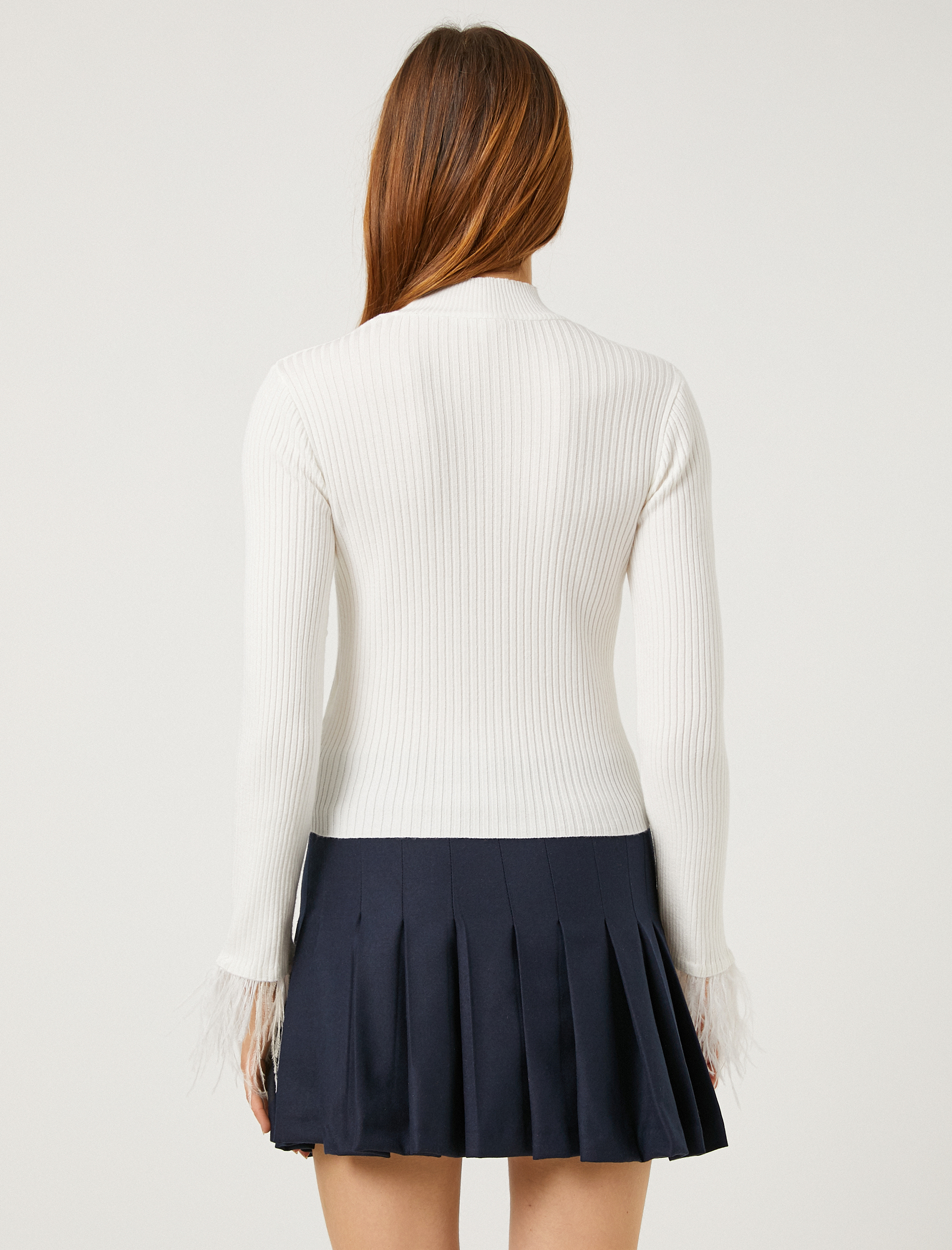   Melis Ağazat X Koton - Kolları Tüy Detaylı Yarım Balıkçı Yaka Kazak