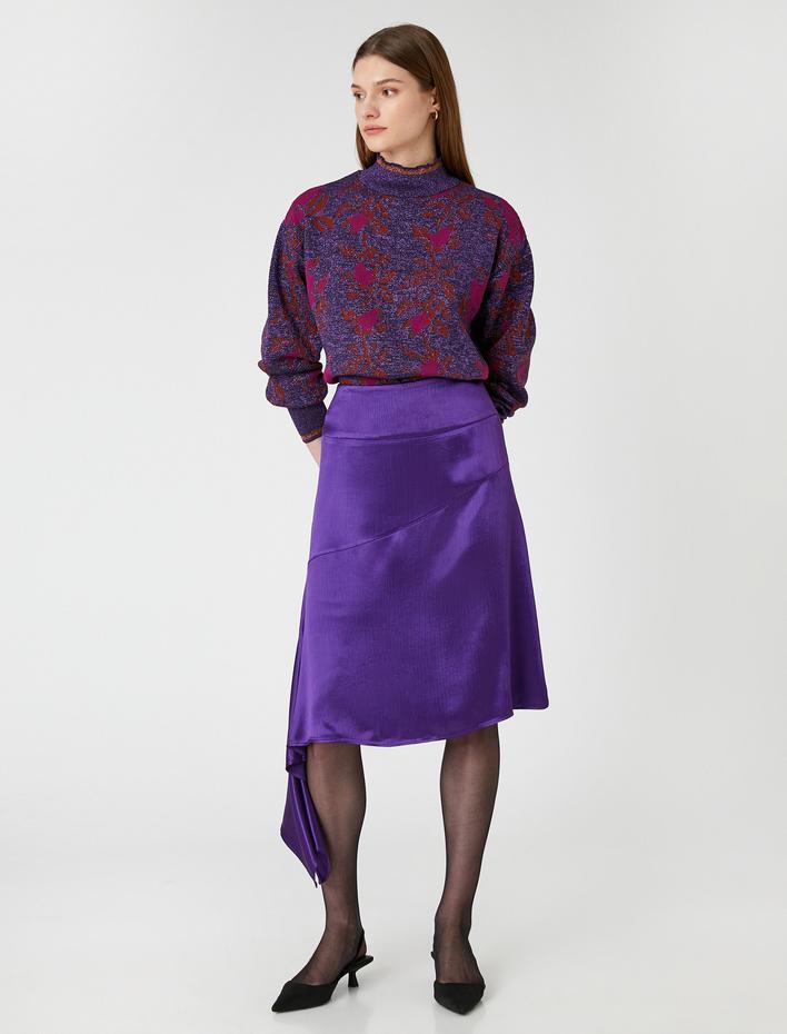  Melis Ağazat X Koton - Saten Asimetrik Kesim Kısa Etek