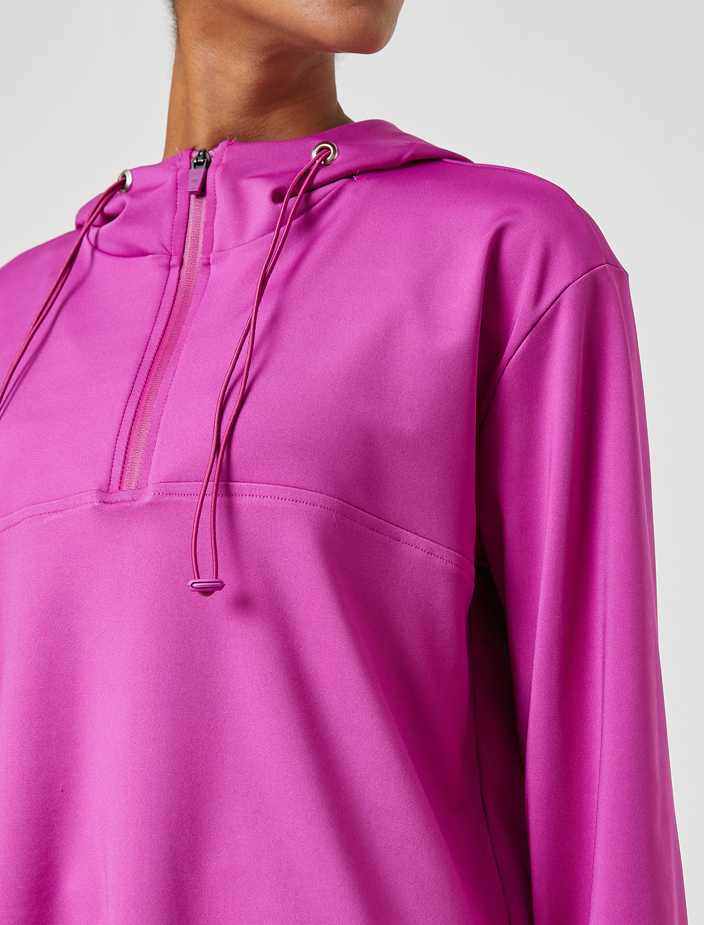   Kapüşonlu Spor Sweatshirt Yarım Fermuarlı