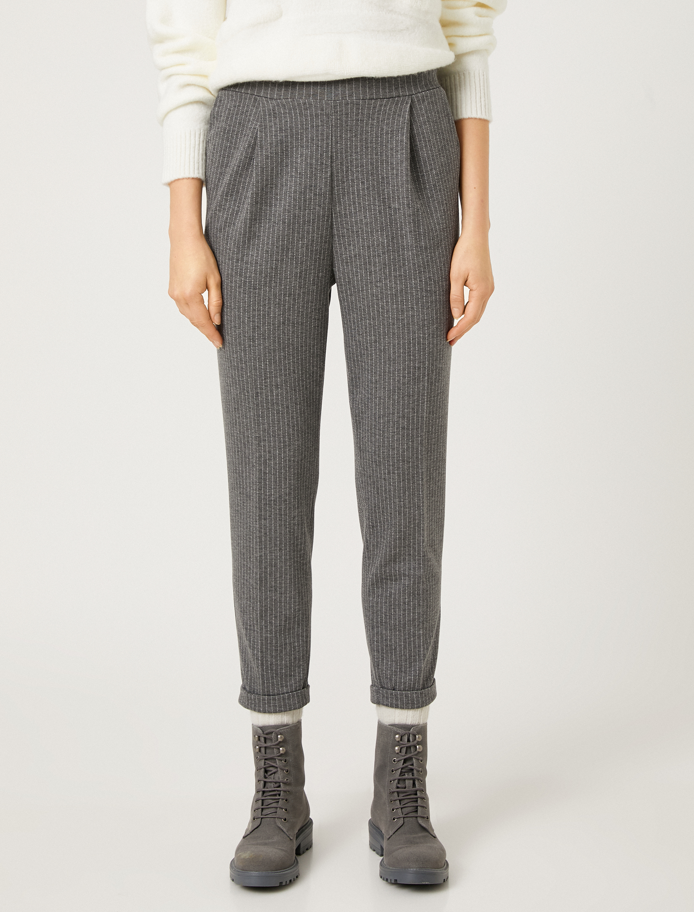   Koton X Şahika Ercümen - Dar Paça Pileli Baggy Pantolon