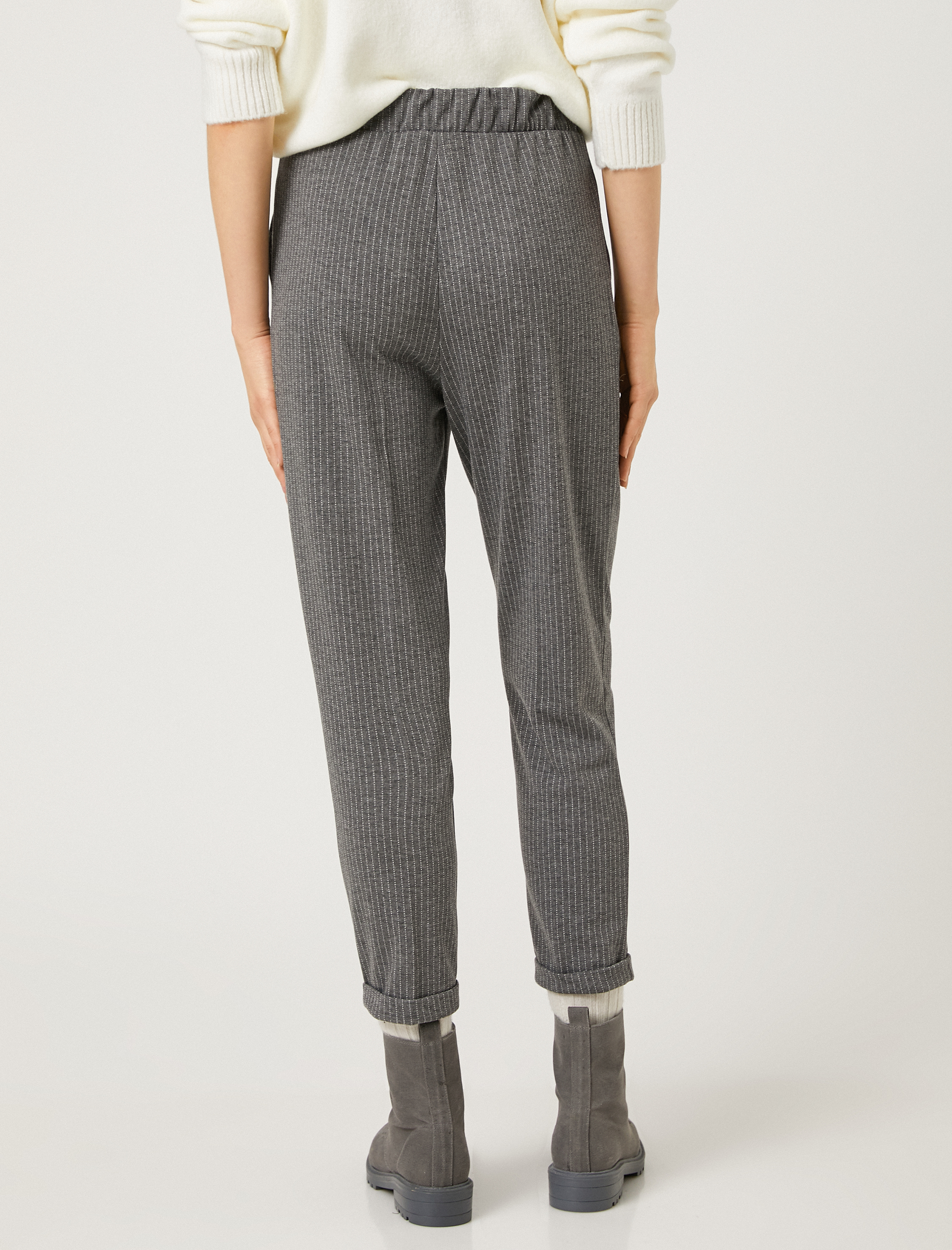   Koton X Şahika Ercümen - Dar Paça Pileli Baggy Pantolon