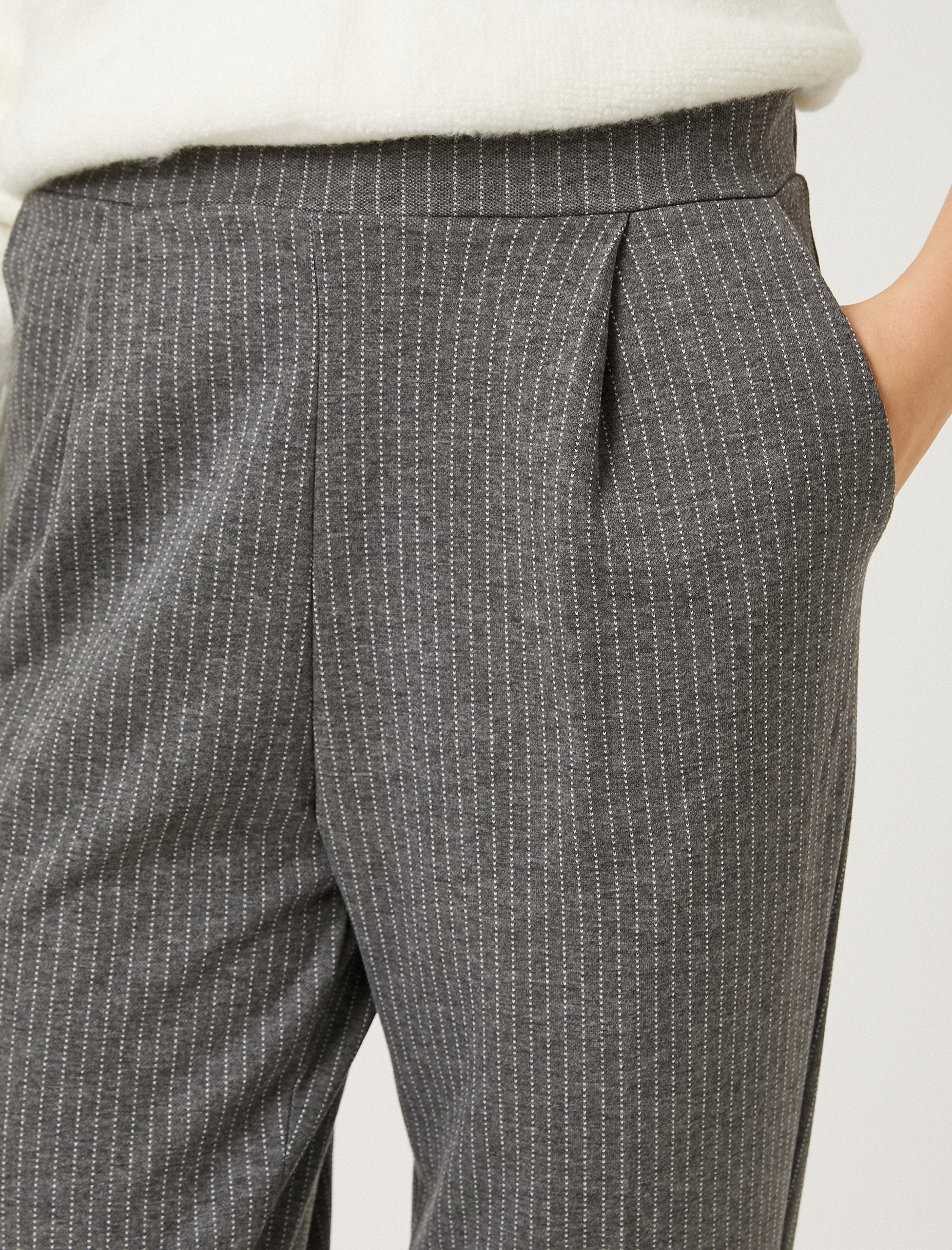   Koton X Şahika Ercümen - Dar Paça Pileli Baggy Pantolon