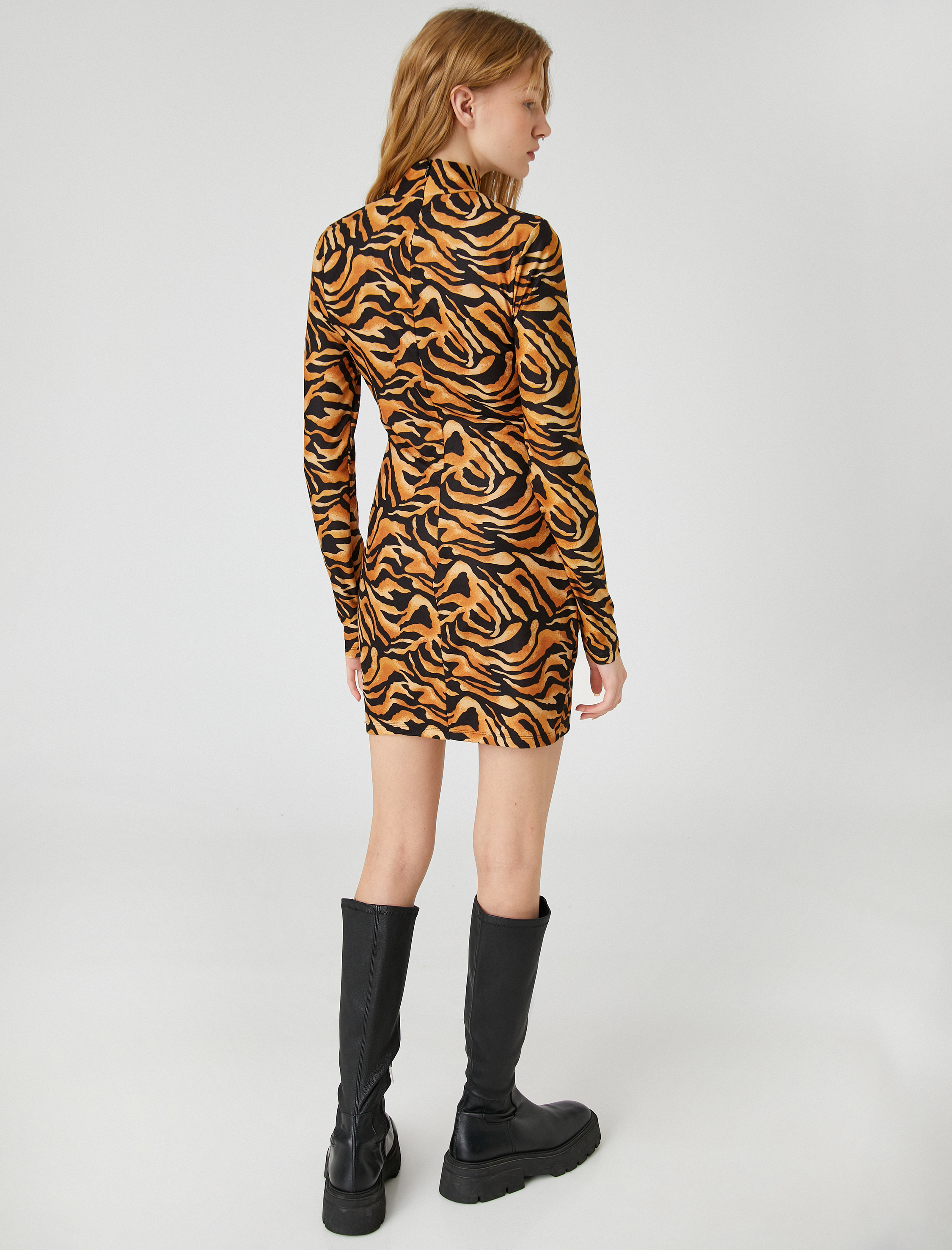   Mini Kışlık Kalem Elbise Leopar Desenli Dik Yaka Uzun Kollu