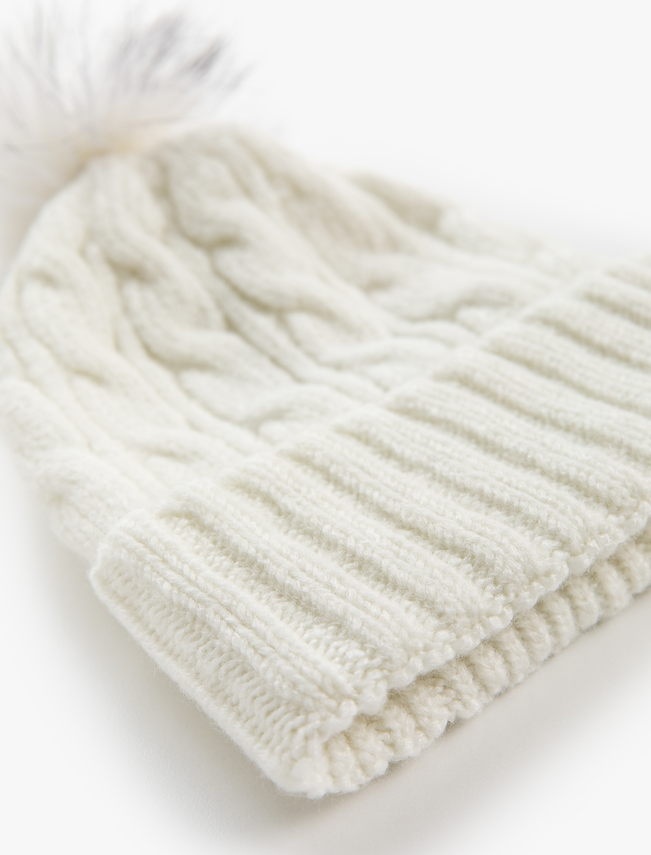  Kadın Ponponlu Örgü Bere - Koton X Şahika Ercümen