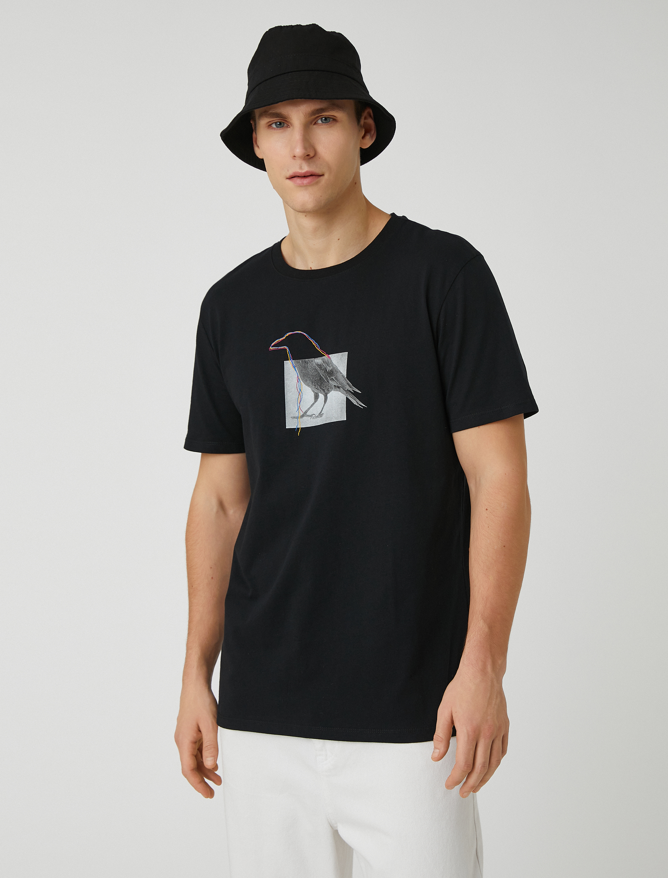   Kuzgun İşlemeli Tişört Bisiklet Yaka Kısa Kollu Pamuklu