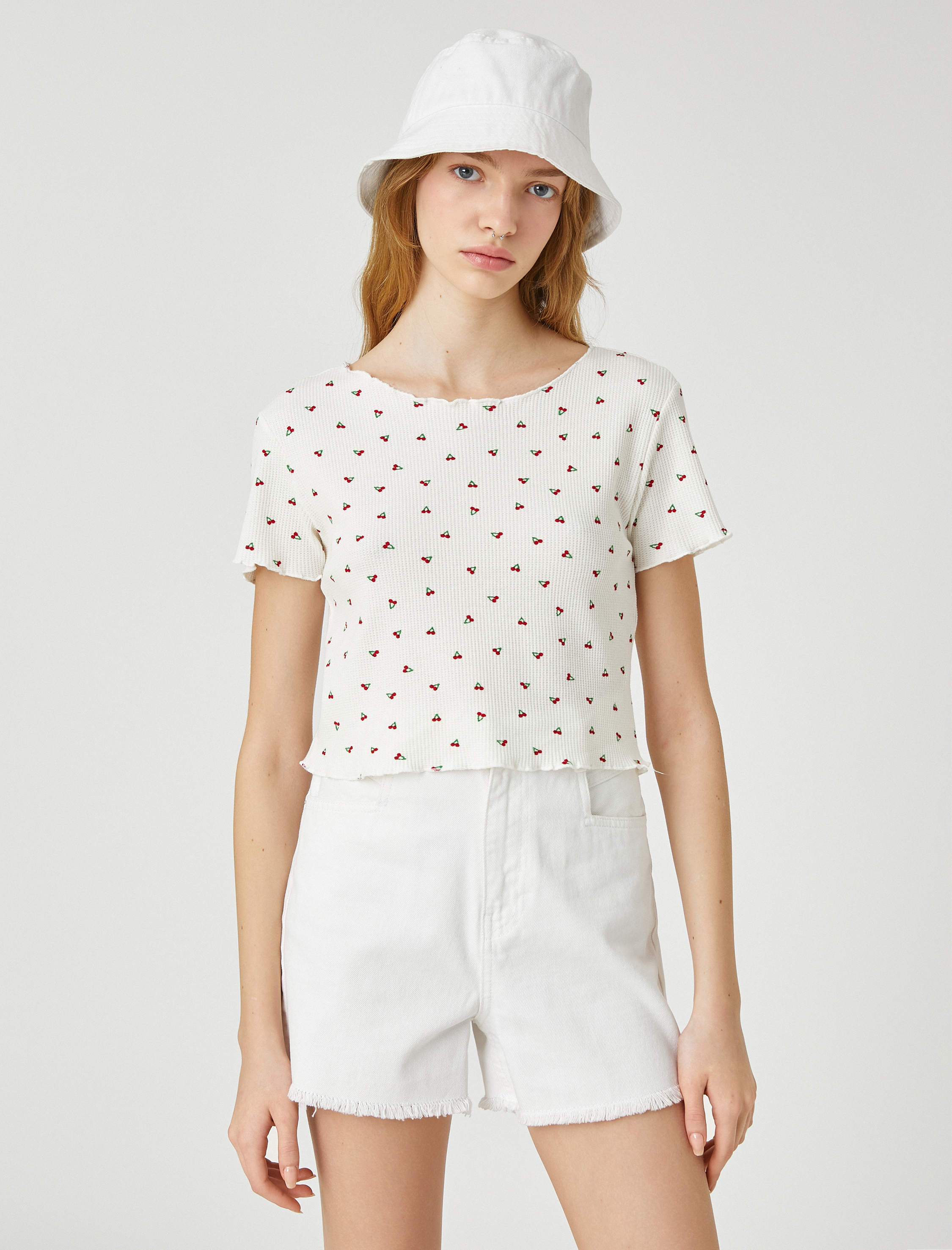   Crop Tişört Kısa Kollu Yuvarlak Yaka Minimal Baskılı