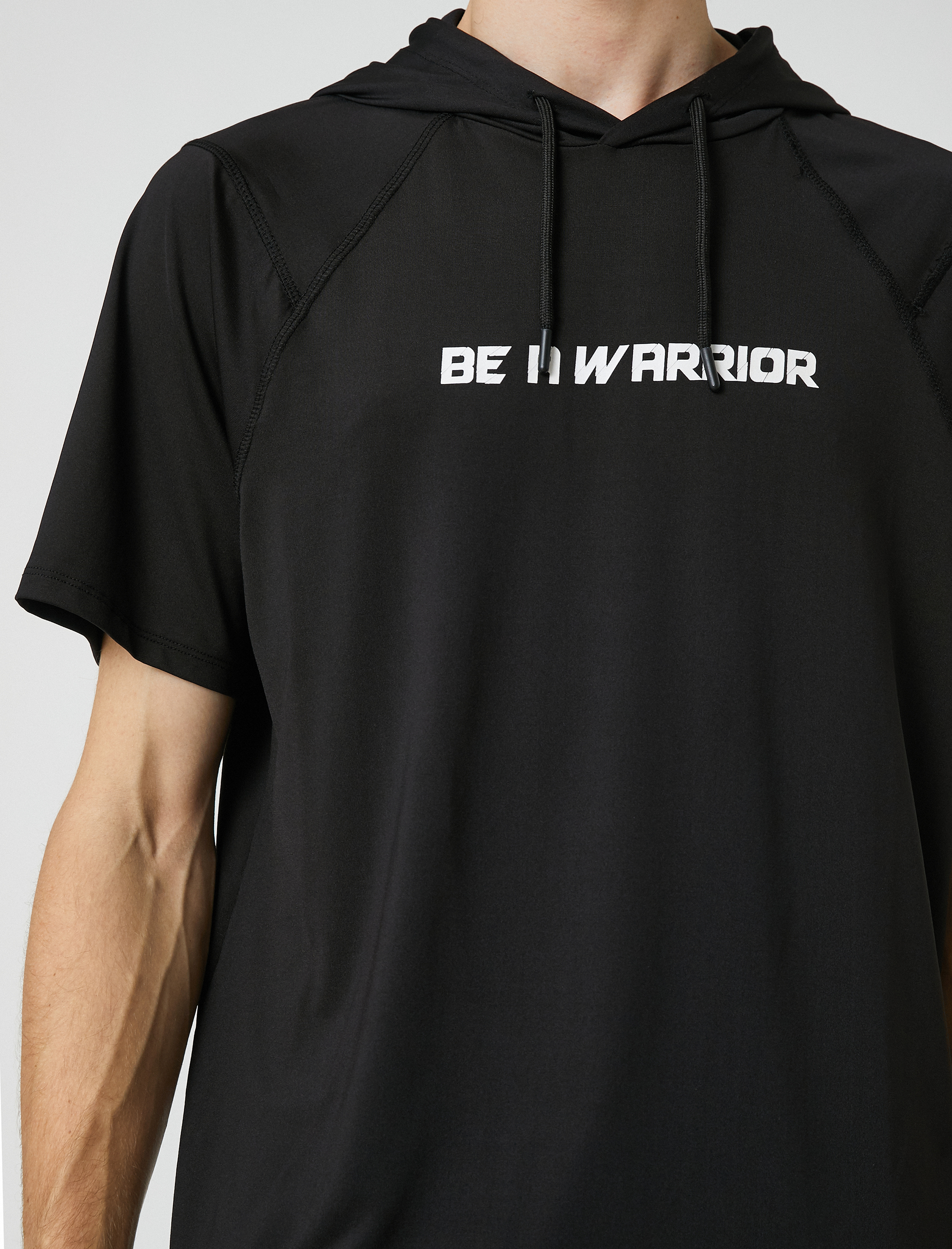   Kapşonlu Spor Tişört Slogan Baskılı Reglan Kol