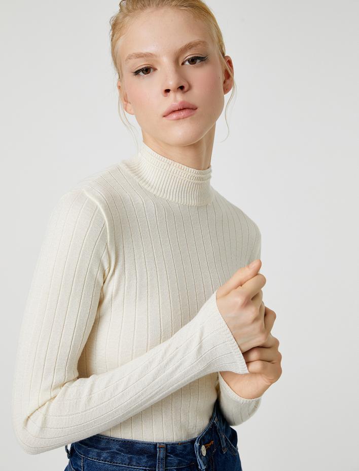  Koton X Şahika Ercümen - Ribanalı Yarım Balıkçı Yaka Triko Kazak