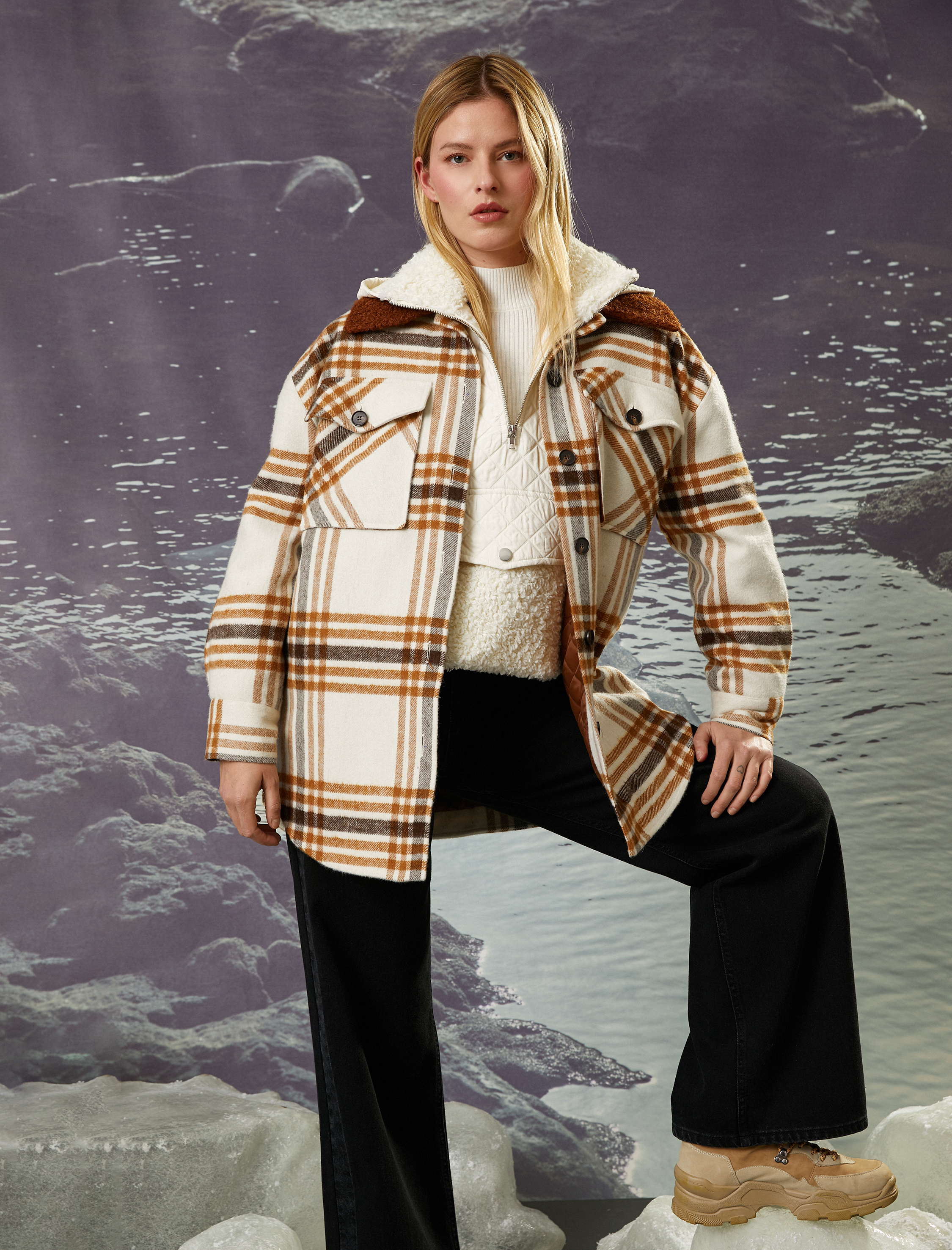   Koton X Şahika Ercümen - Düğmeli Cepli Oversize Gömlek Ceket