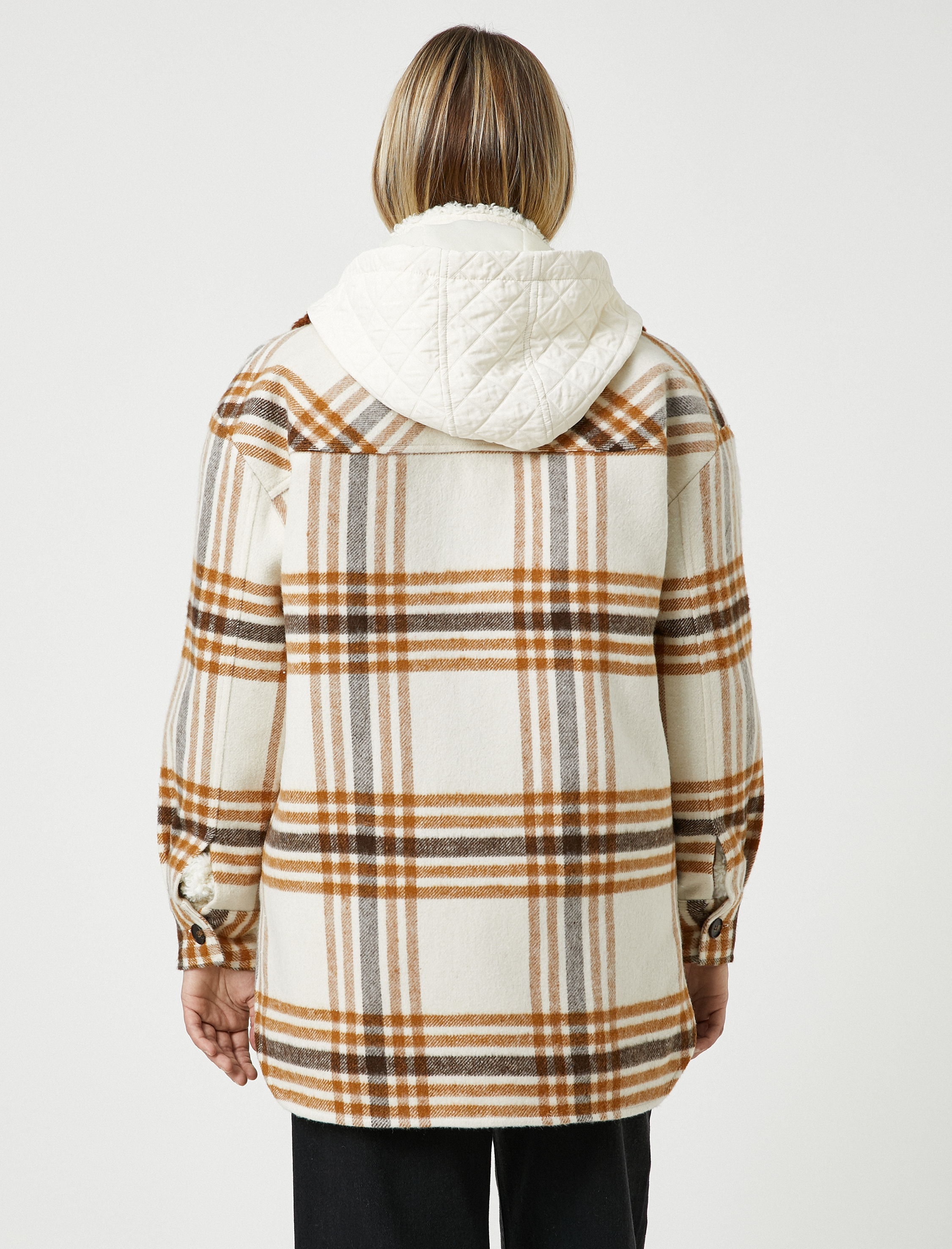   Koton X Şahika Ercümen - Düğmeli Cepli Oversize Gömlek Ceket