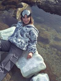 Şahika Ercümen X Koton - Batik Görünümlü Fermuarlı Kapüşonlu Peluş Ceket