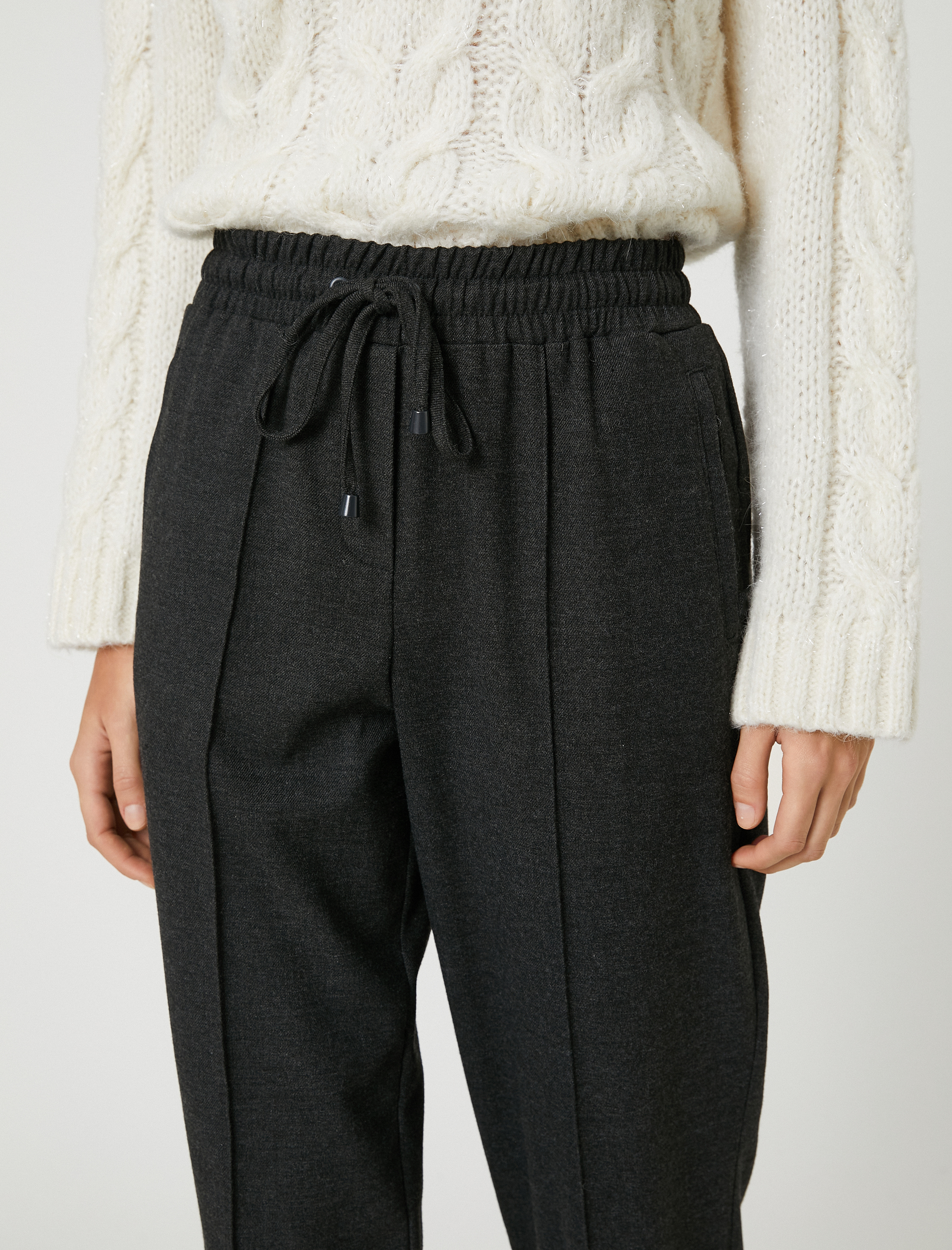   Koton X Şahika Ercümen - Nervürlü Cepli Beli Bağlamalı Jogger Pantolon