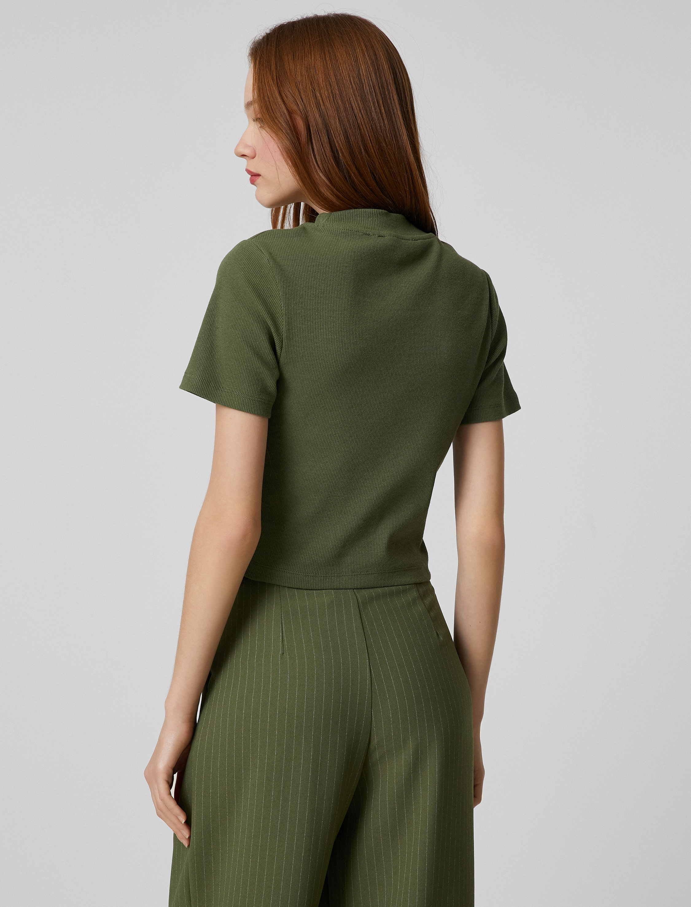   Kısa Kollu Tişört Dik Yaka Yanları Bağlama Detaylı