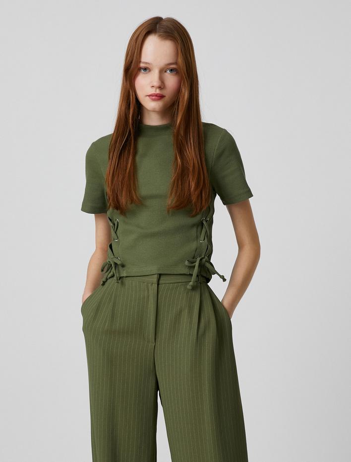  Kısa Kollu Tişört Dik Yaka Yanları Bağlama Detaylı