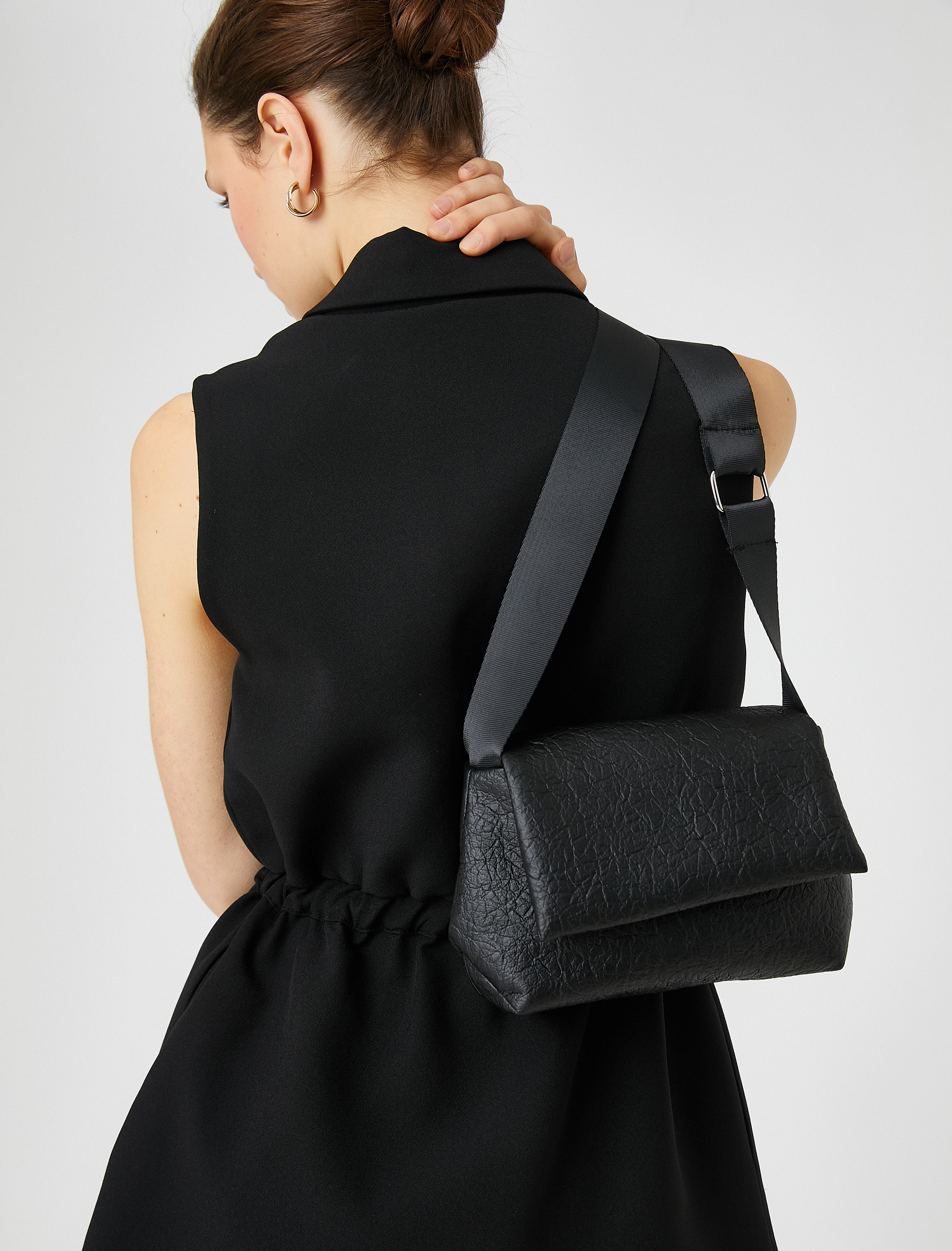  Kadın Çapraz Çanta Suni Deri Kalın Askılı