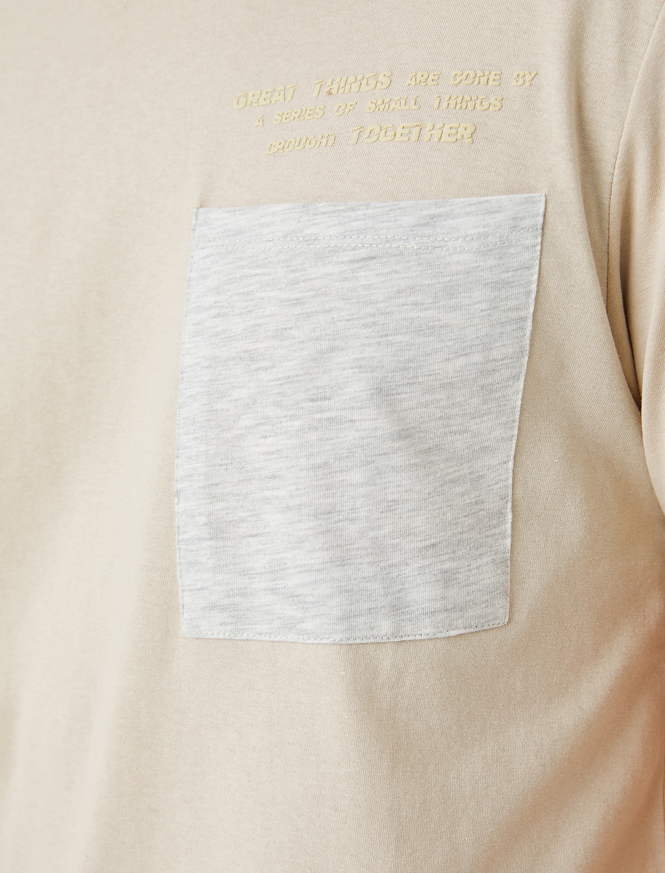   Slogan İşlemeli Tişört Cep Detaylı Bisiklet Yaka