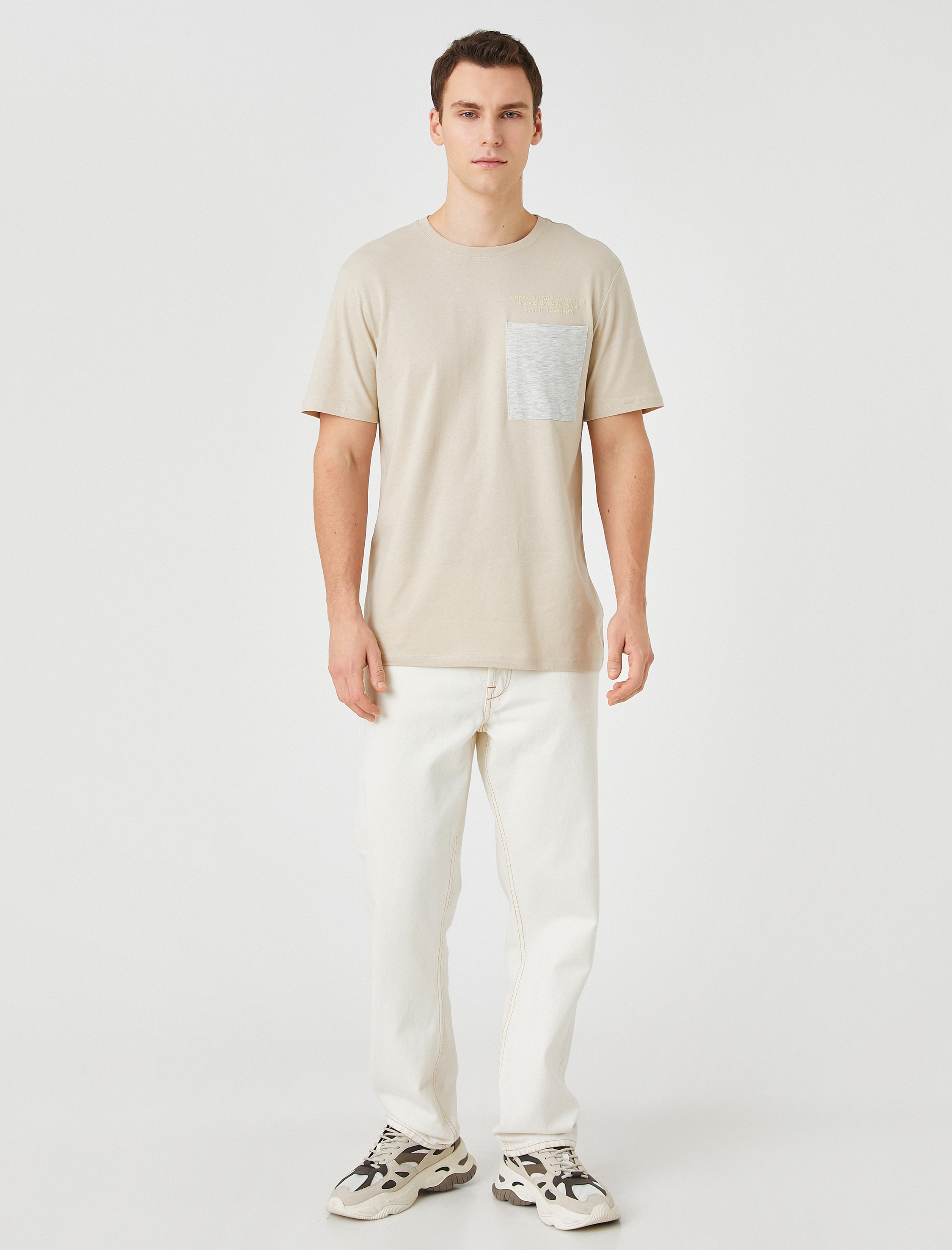   Slogan İşlemeli Tişört Cep Detaylı Bisiklet Yaka