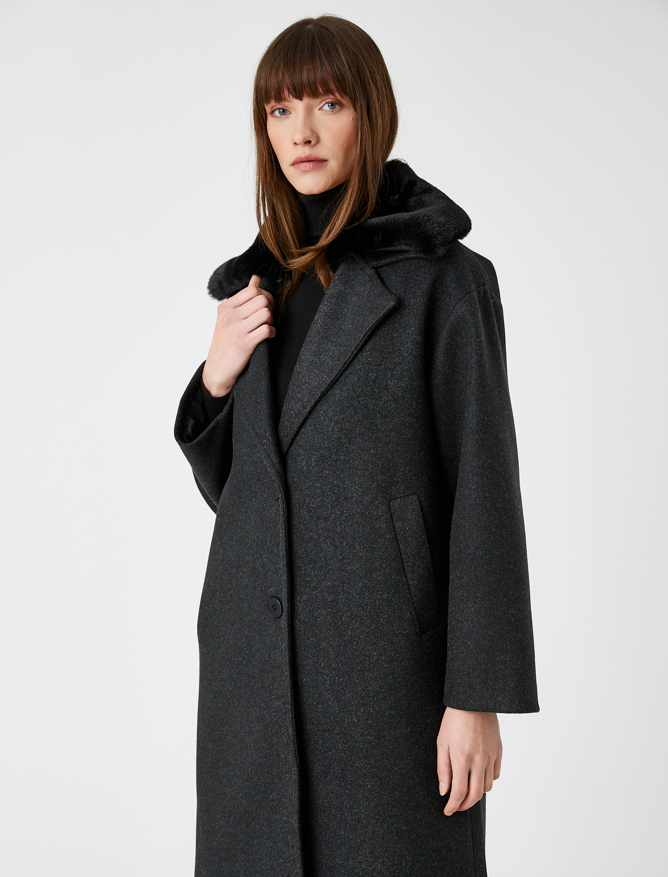   Oversize Yünlü Kaşe Kaban Yakası Çıkarılabilir Peluş Detaylı