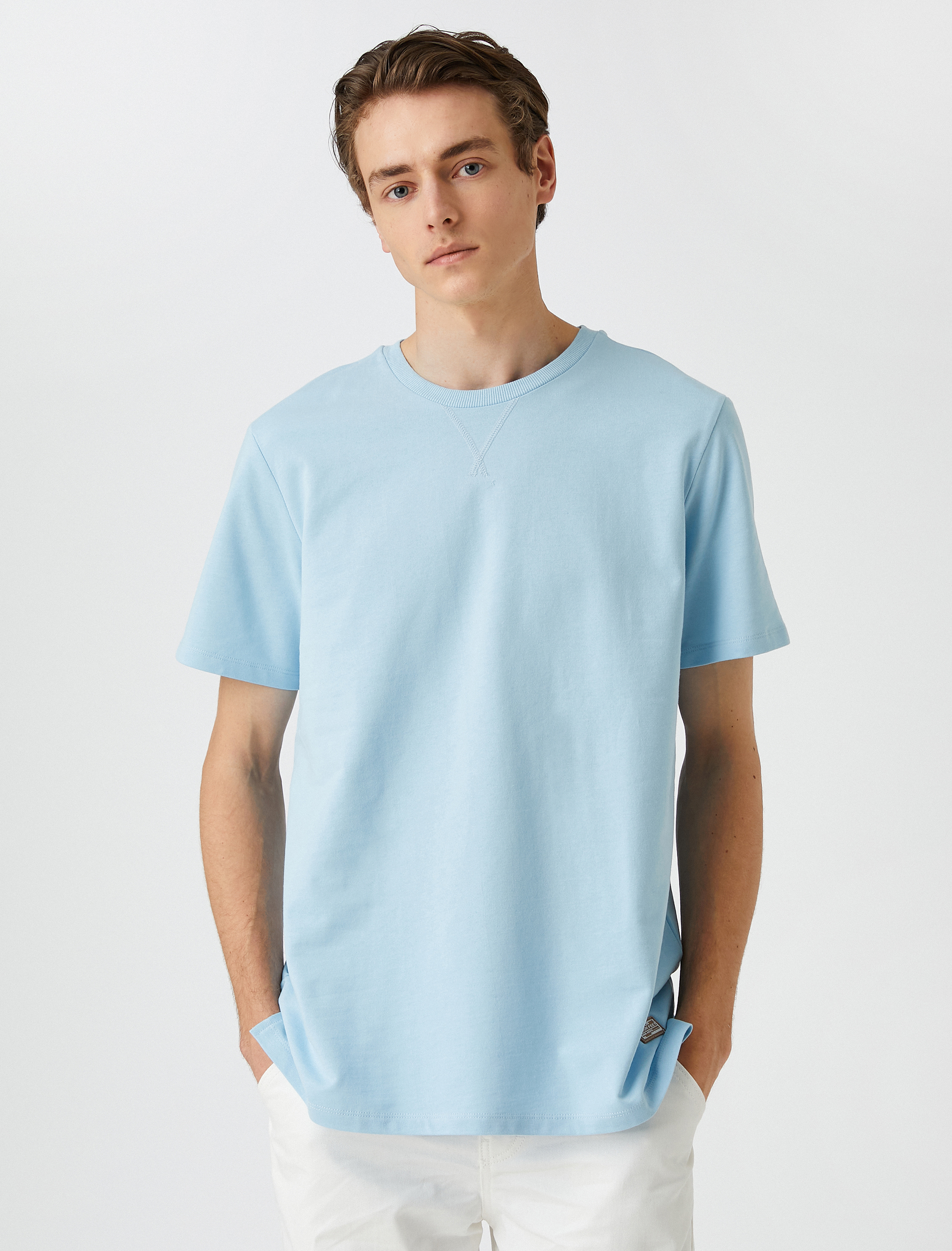   Basic Tişört Etiket Detaylı Bisiklet Yaka Kısa Kollu