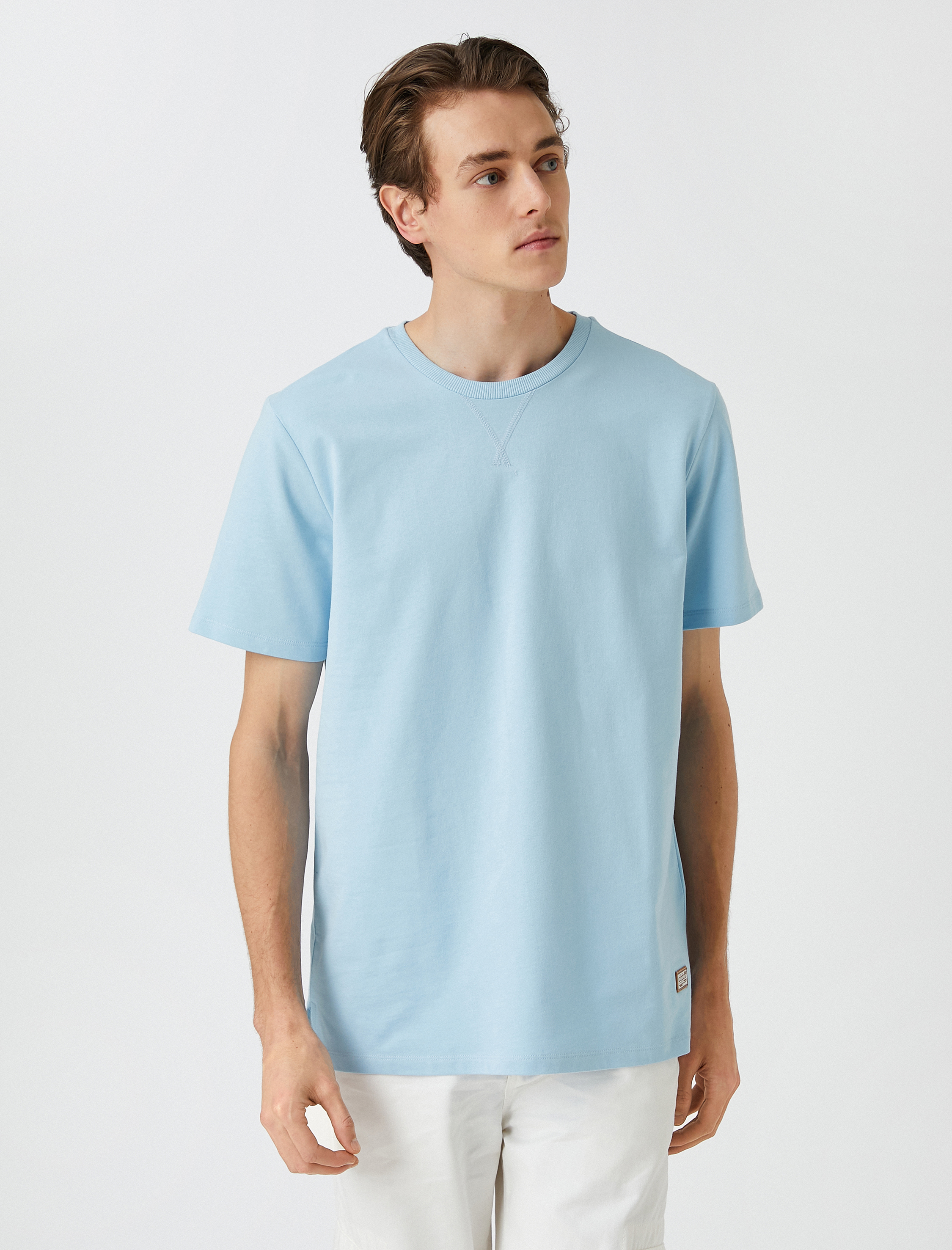   Basic Tişört Etiket Detaylı Bisiklet Yaka Kısa Kollu