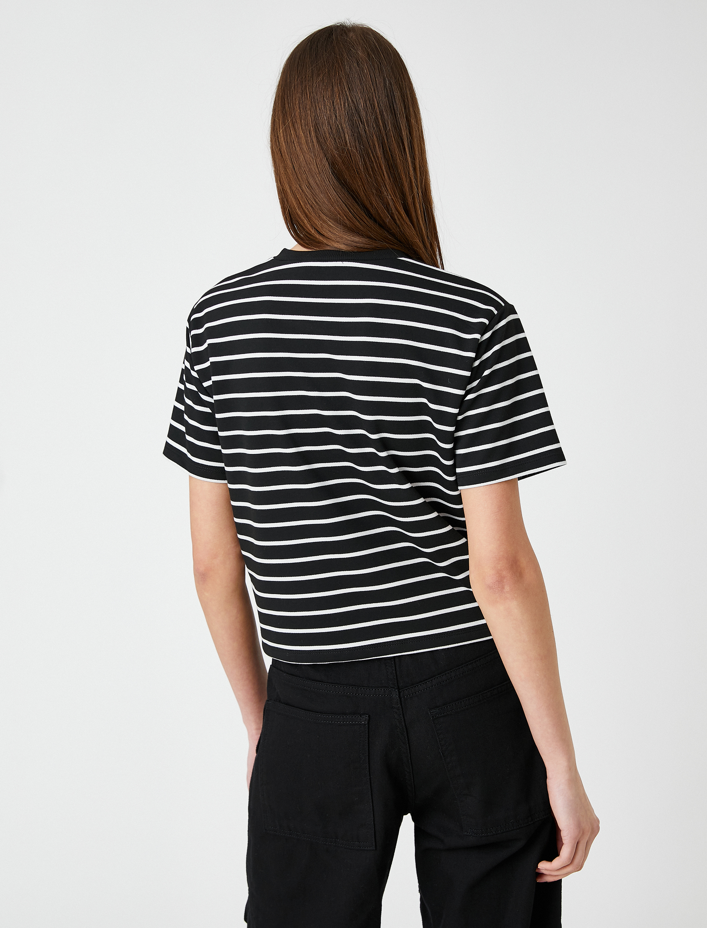   Kısa Kollu Bisiklet Yaka Tişört