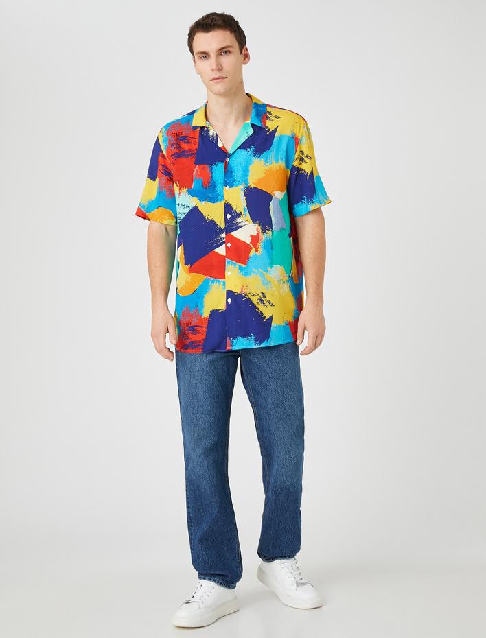 Yazlık Gömlek Kısa Kollu Devrik Yaka Soyut Baskı Detaylı