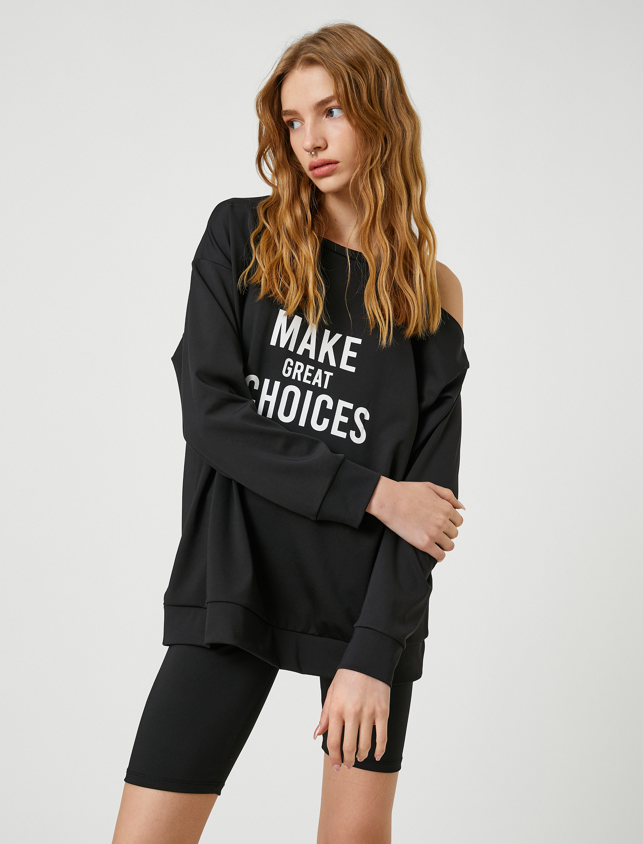   Oversize Spor Sweatshirt Baskılı Pencere Detaylı