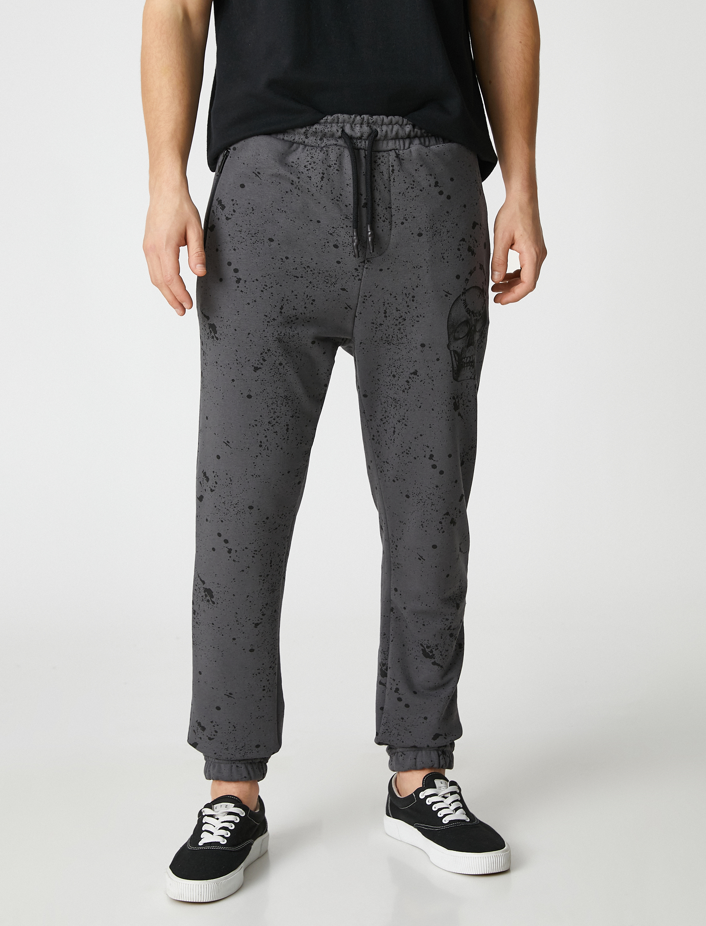   Jogger Eşofman Altı Kuru Kafa Baskılı Beli Bağcıklı Cepli Şardonlu