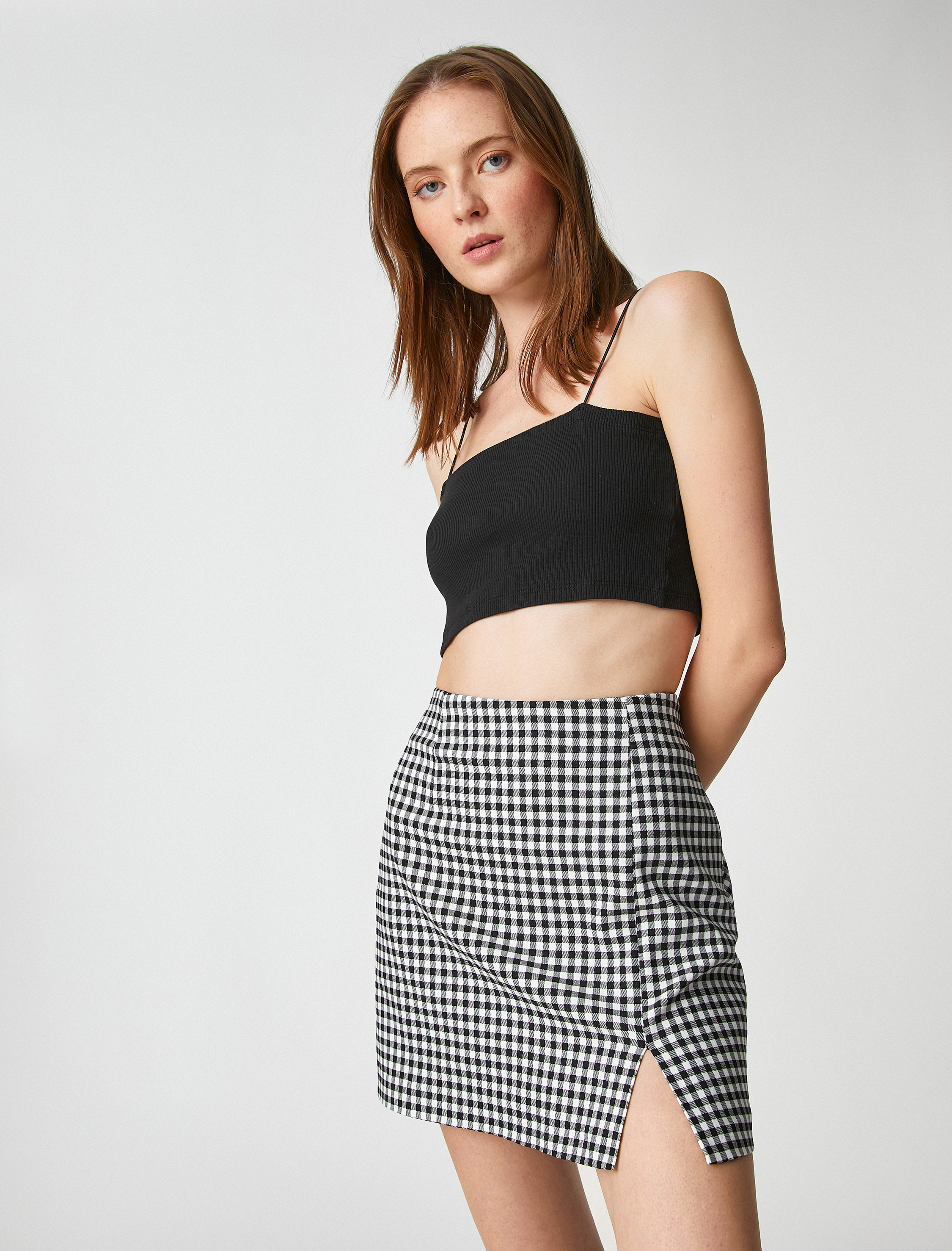   Mini Etek Dar Kesim Yandan Yırtmaçlı