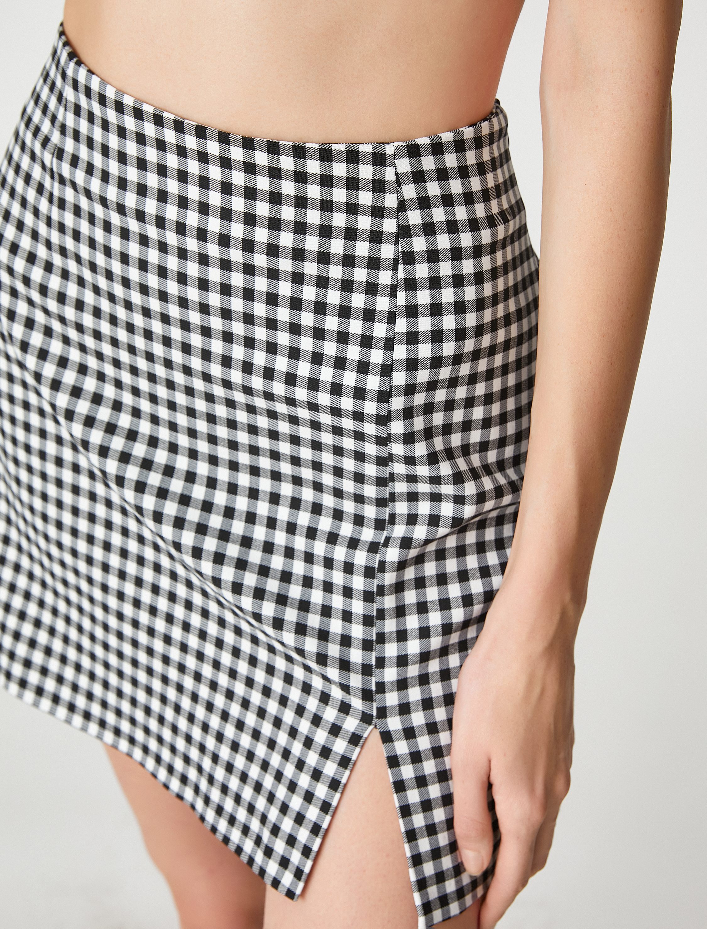   Mini Etek Dar Kesim Yandan Yırtmaçlı